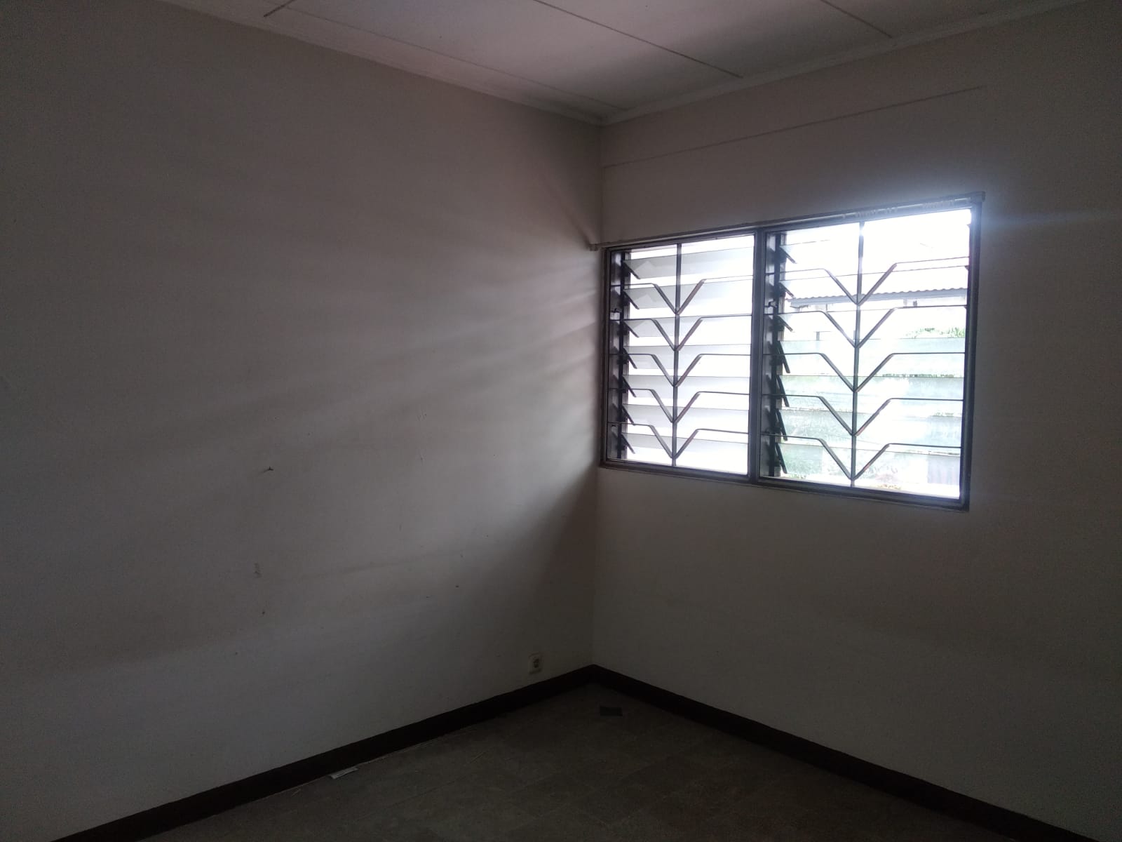 Dijual Rumah di Taman Kedoya Baru, Jakarta Barat