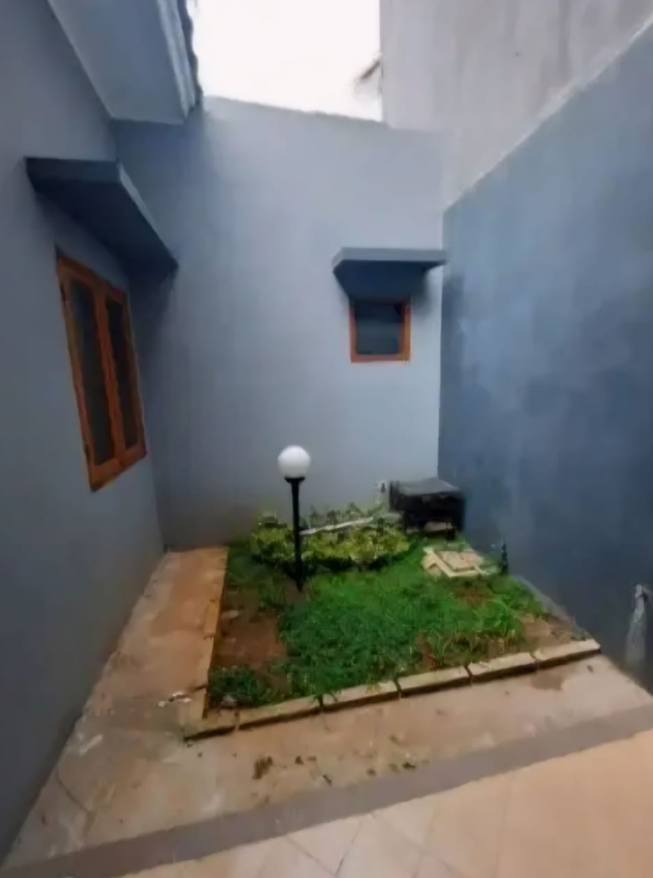 Dijual Rumah Komplek Bagus Strategis Diwilayah Cinere, Depok