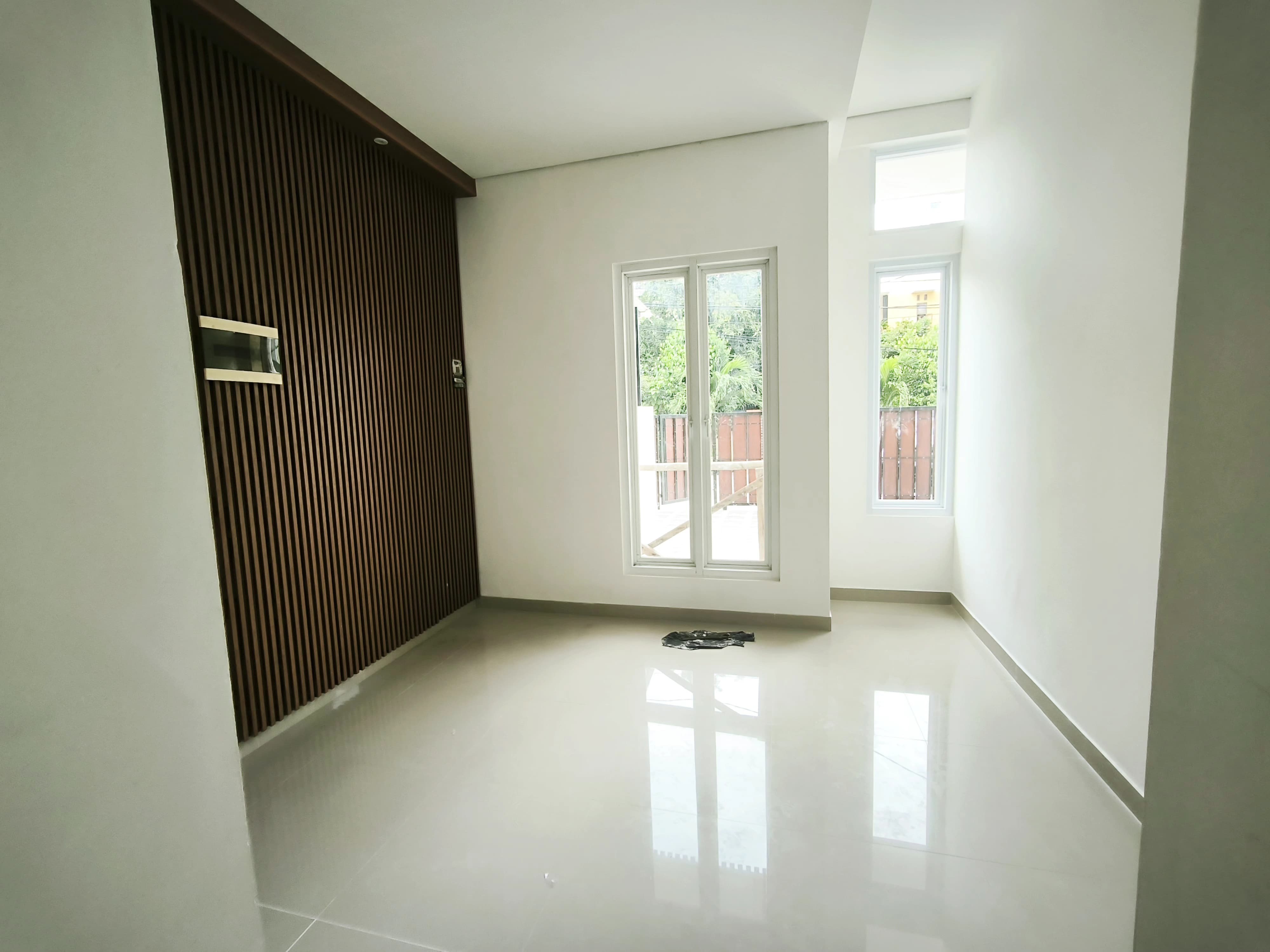 Dijual rumah minimalis siaphuni di Perumahan Imperial Gading