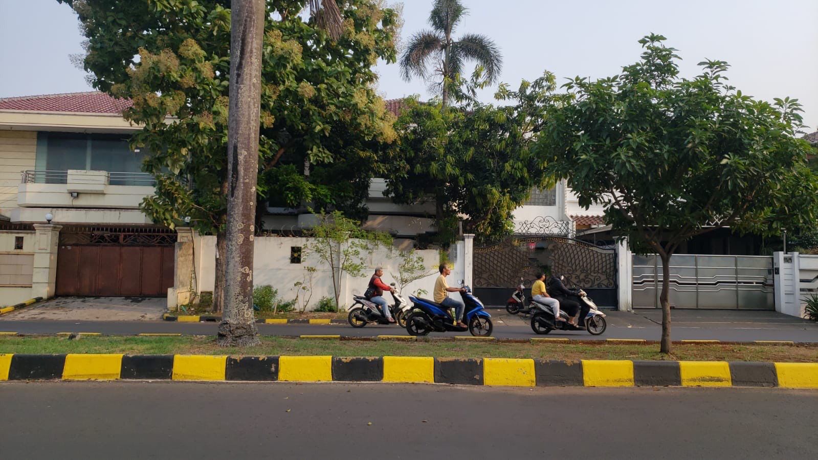 Dijual Rumah di Taman Kebon Jeruk, Srengseng, Jakarta Barat