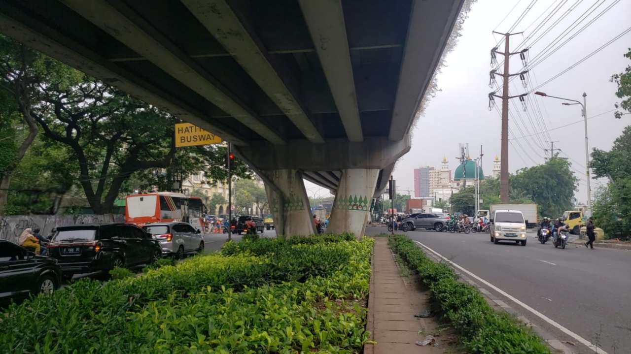 Dijual Cepat dibawah NJOP Tanah dan Bangunan Jl.Daan Mogot KM 10