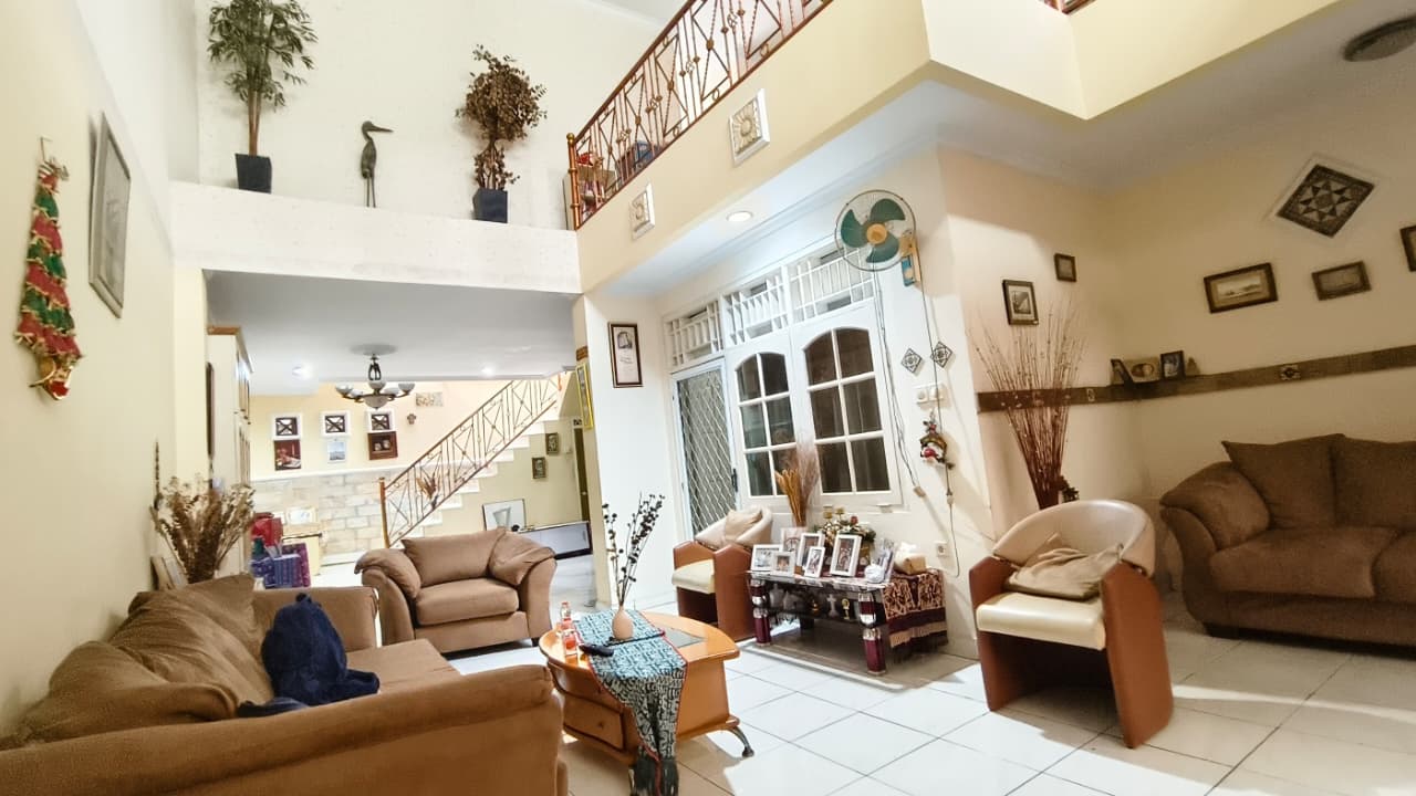 Jual Rumah siap huni di Anggrek Garuda, Kemanggisan, Palmerah