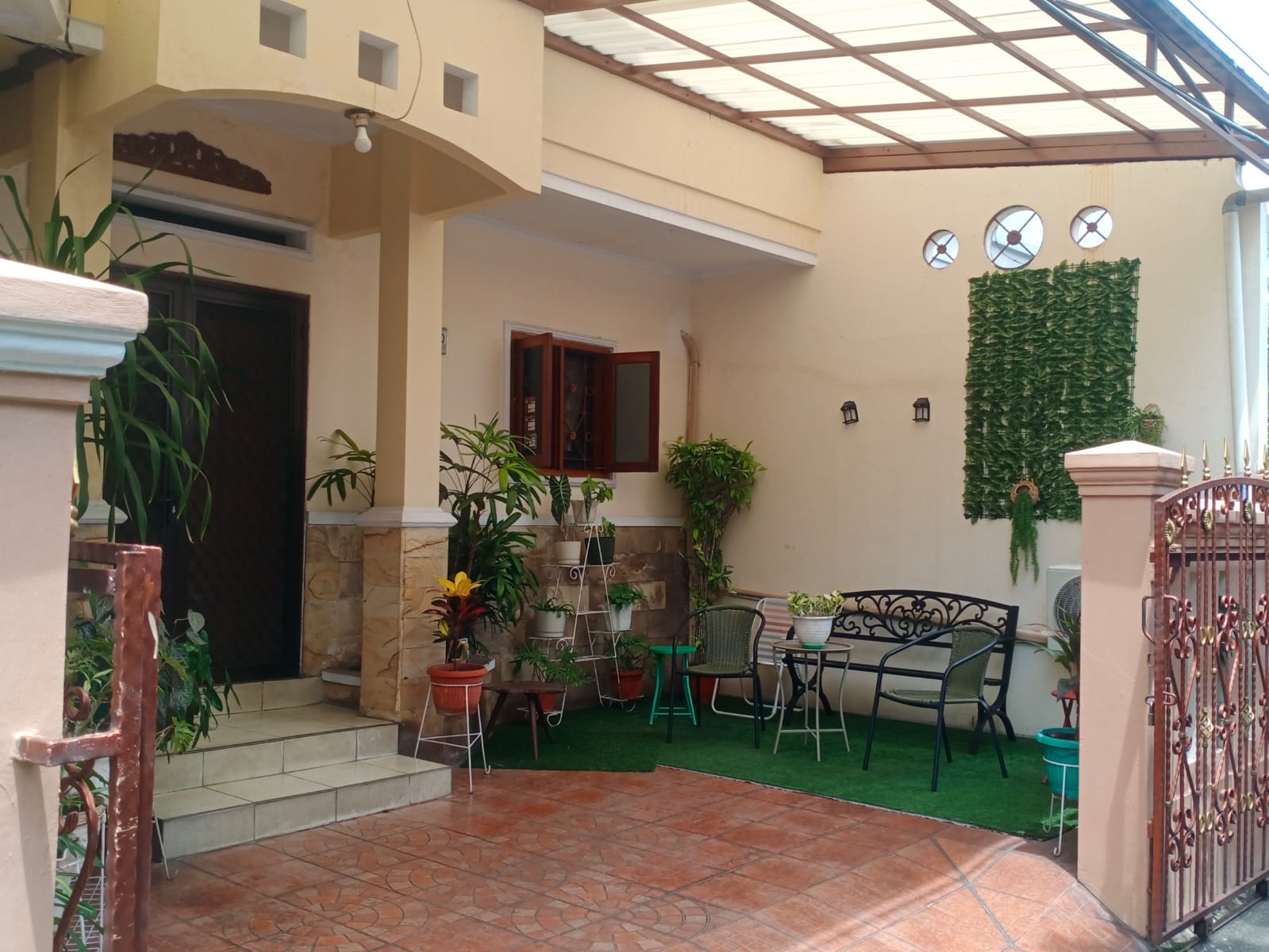 Jual Rumah siap huni di Anggrek Garuda, Kemanggisan, Palmerah