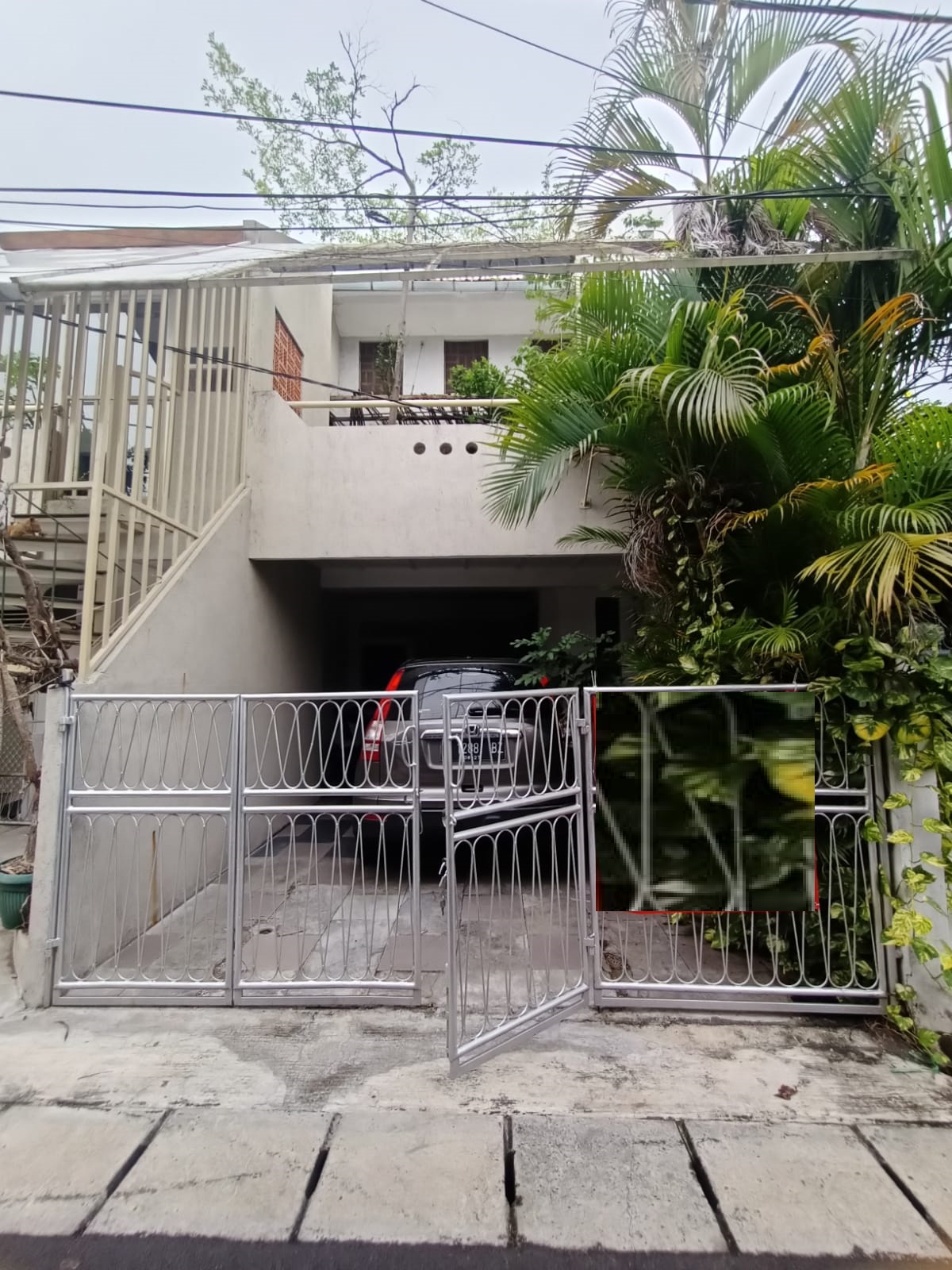 Jual rumah siap huni dan strategis di  Senen, Jakarta Pusat