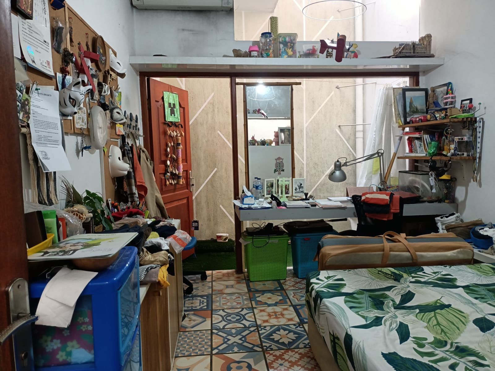 Jual rumah siap huni dan strategis di  Senen, Jakarta Pusat