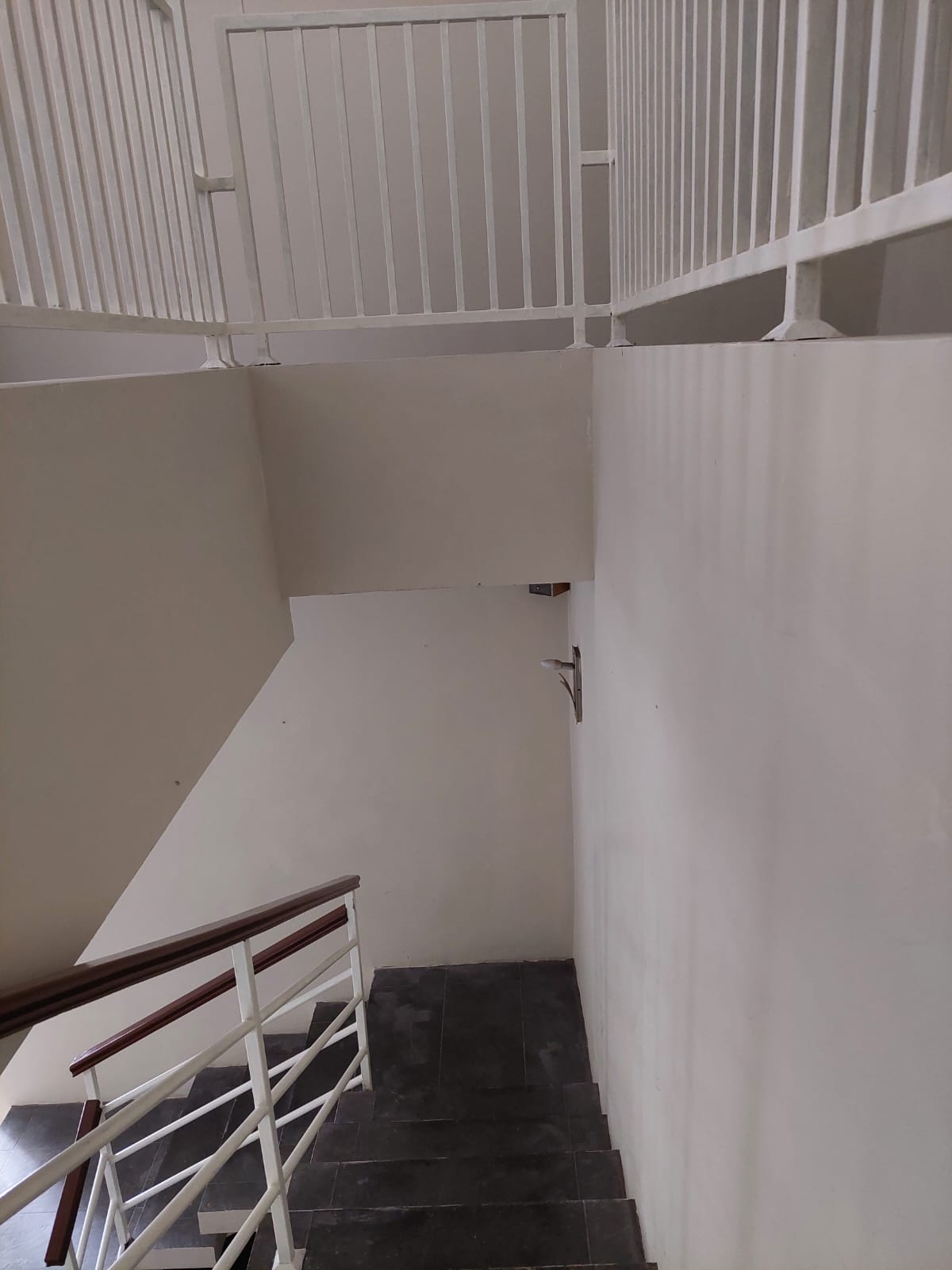 Jual cepat rumah hook dan strategis di Komplek HII Kelapa Gading