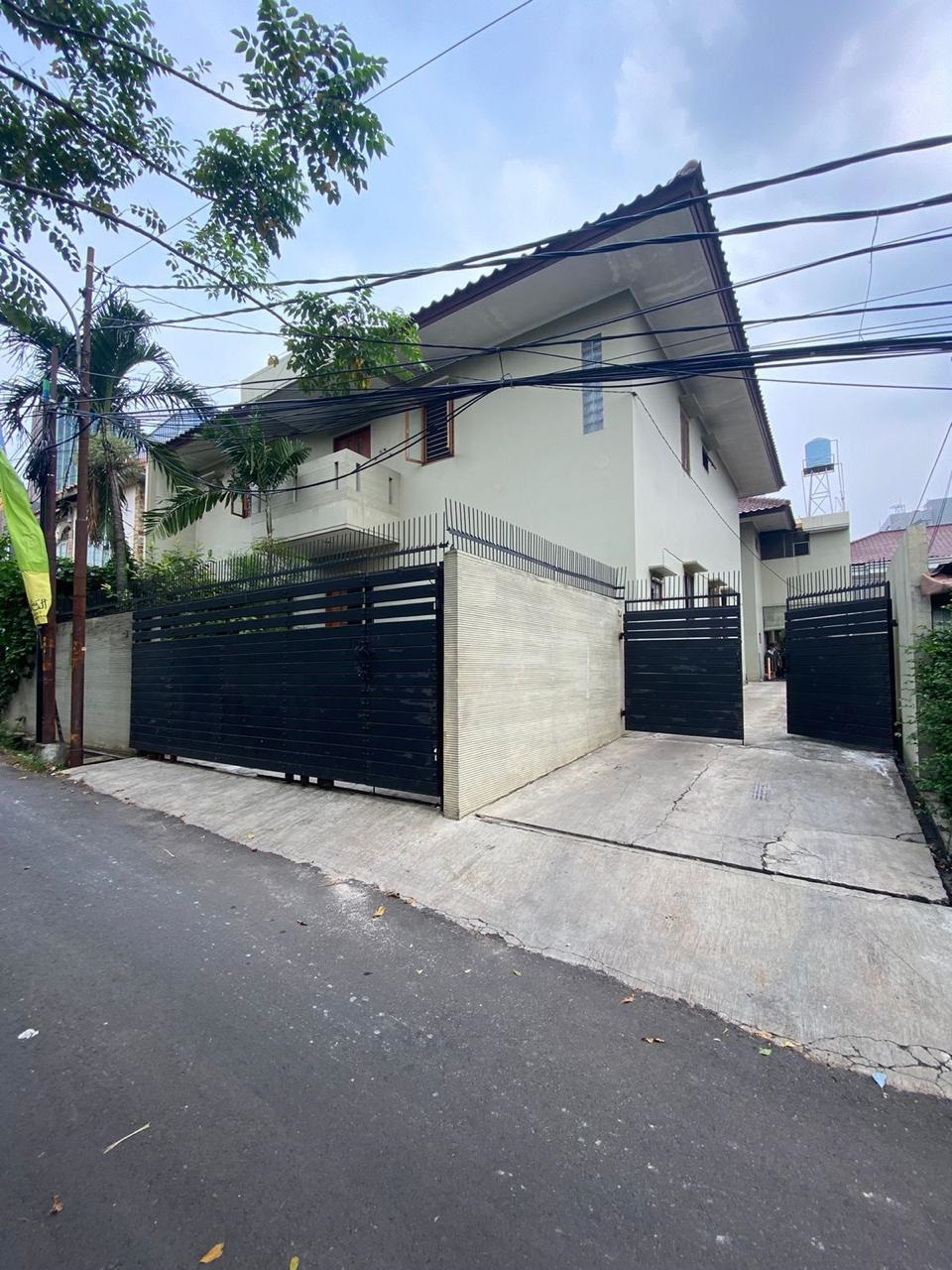 Jual rumah di Cilandak Barat, Jakarta Selatan