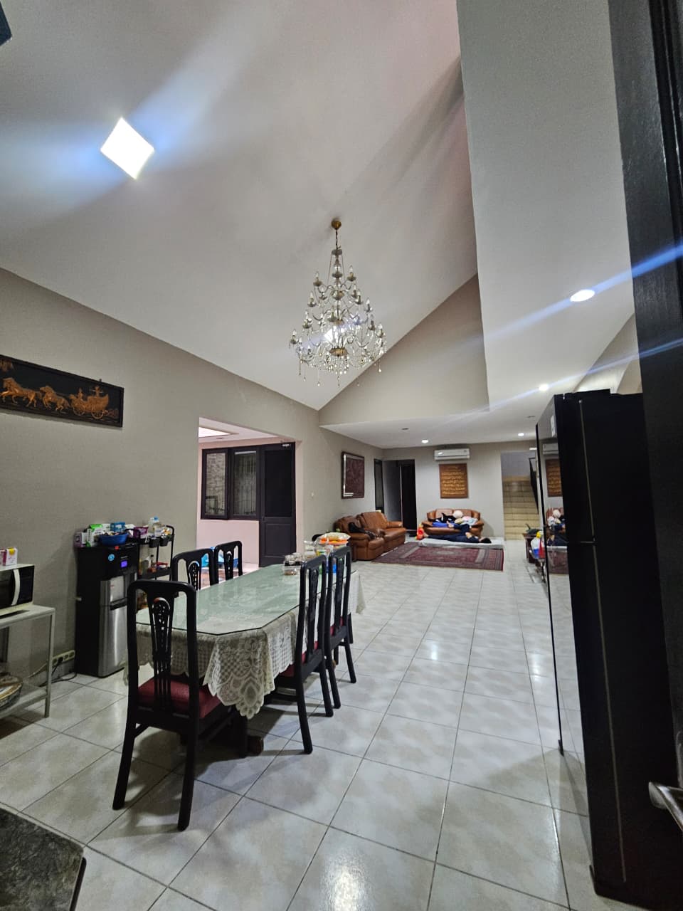 Jual rumah cantik komplek terbuka di Cempaka Putih Timur