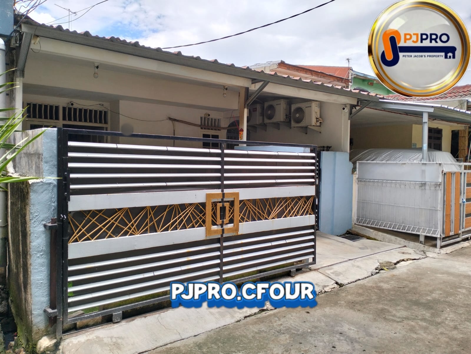 Dijual Rumah dengan Area Bebas Banjir di Villa Indah Permai