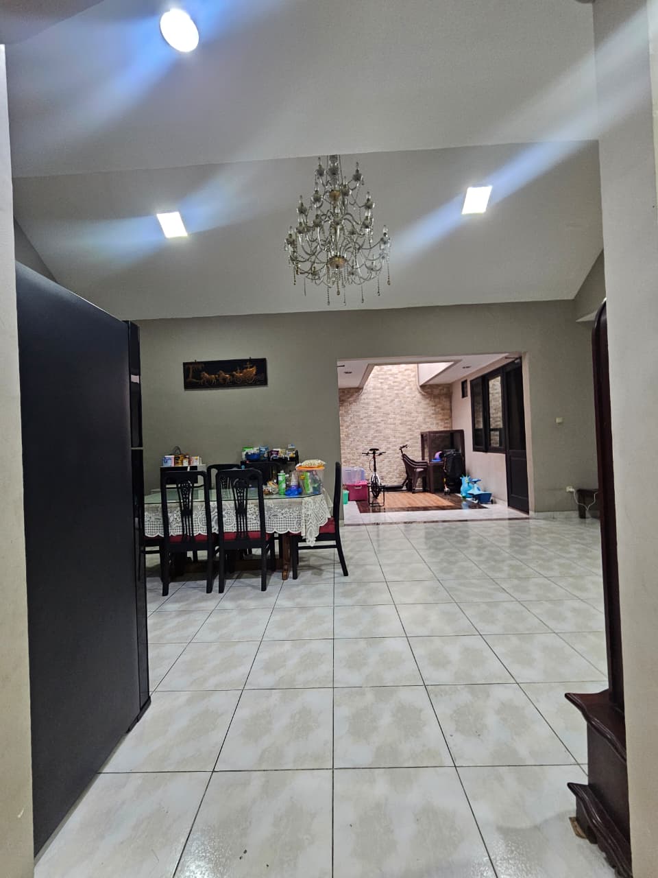 Jual rumah cantik komplek terbuka di Cempaka Putih Timur