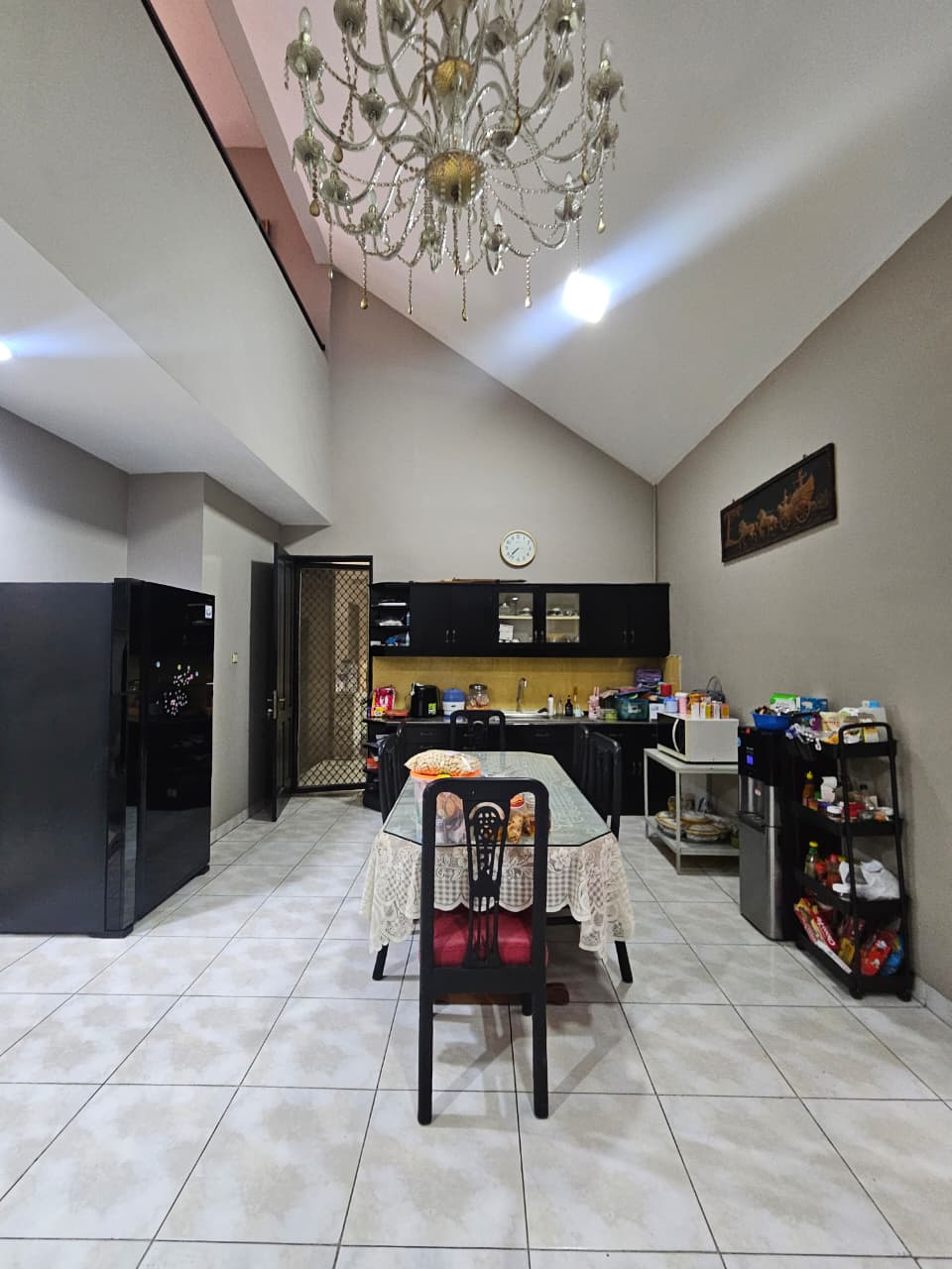 Jual rumah cantik komplek terbuka di Cempaka Putih Timur