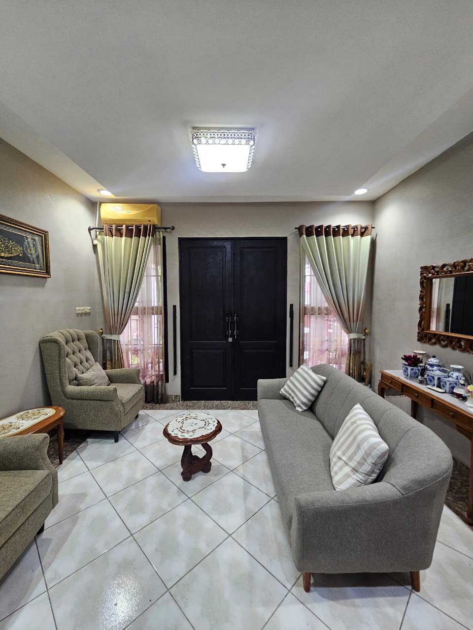 Jual rumah cantik komplek terbuka di Cempaka Putih Timur