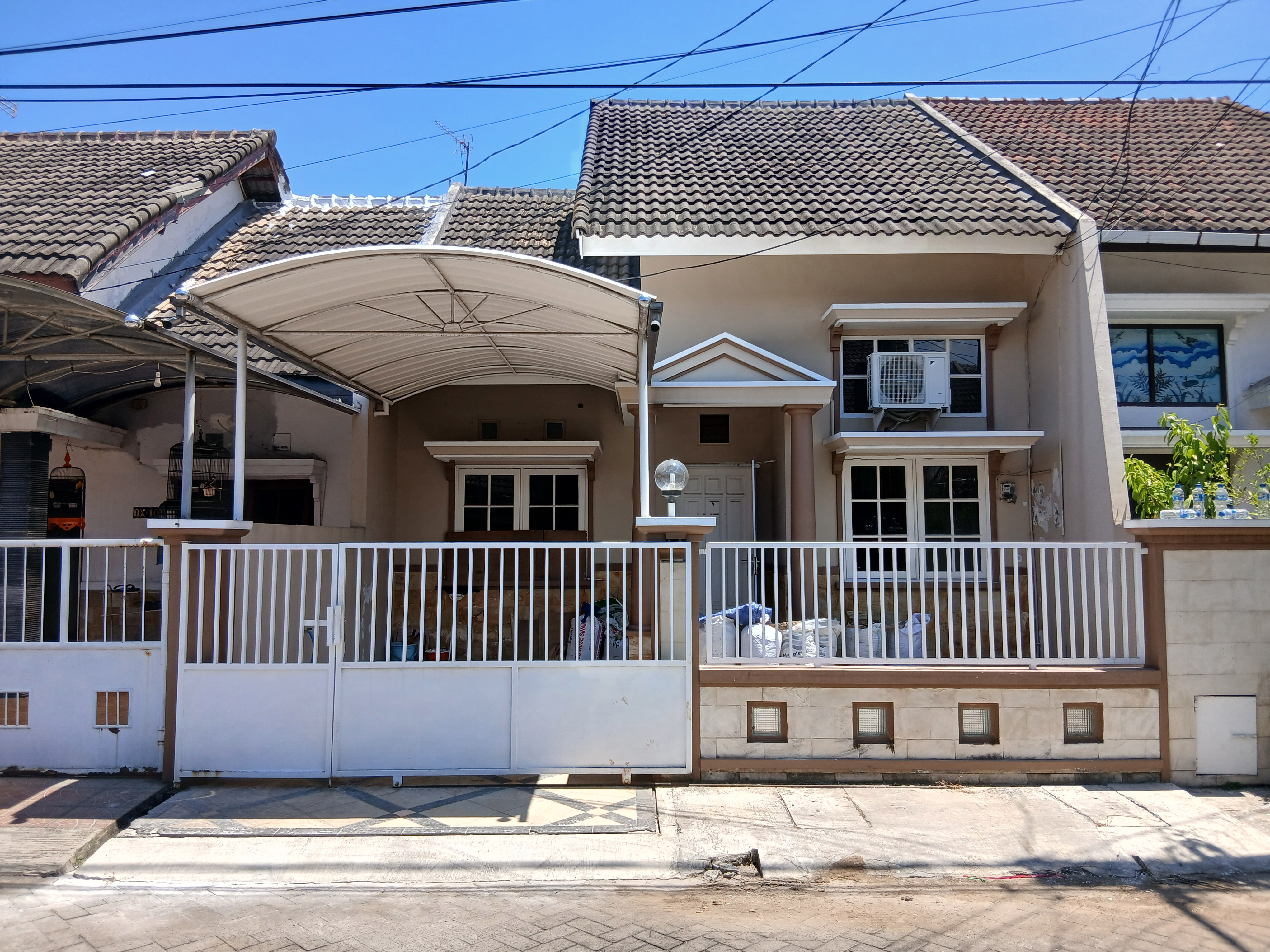 SEWA Rumah Taman Pondok Indah, Wiyung, Surabaya - Hommy & Cosy