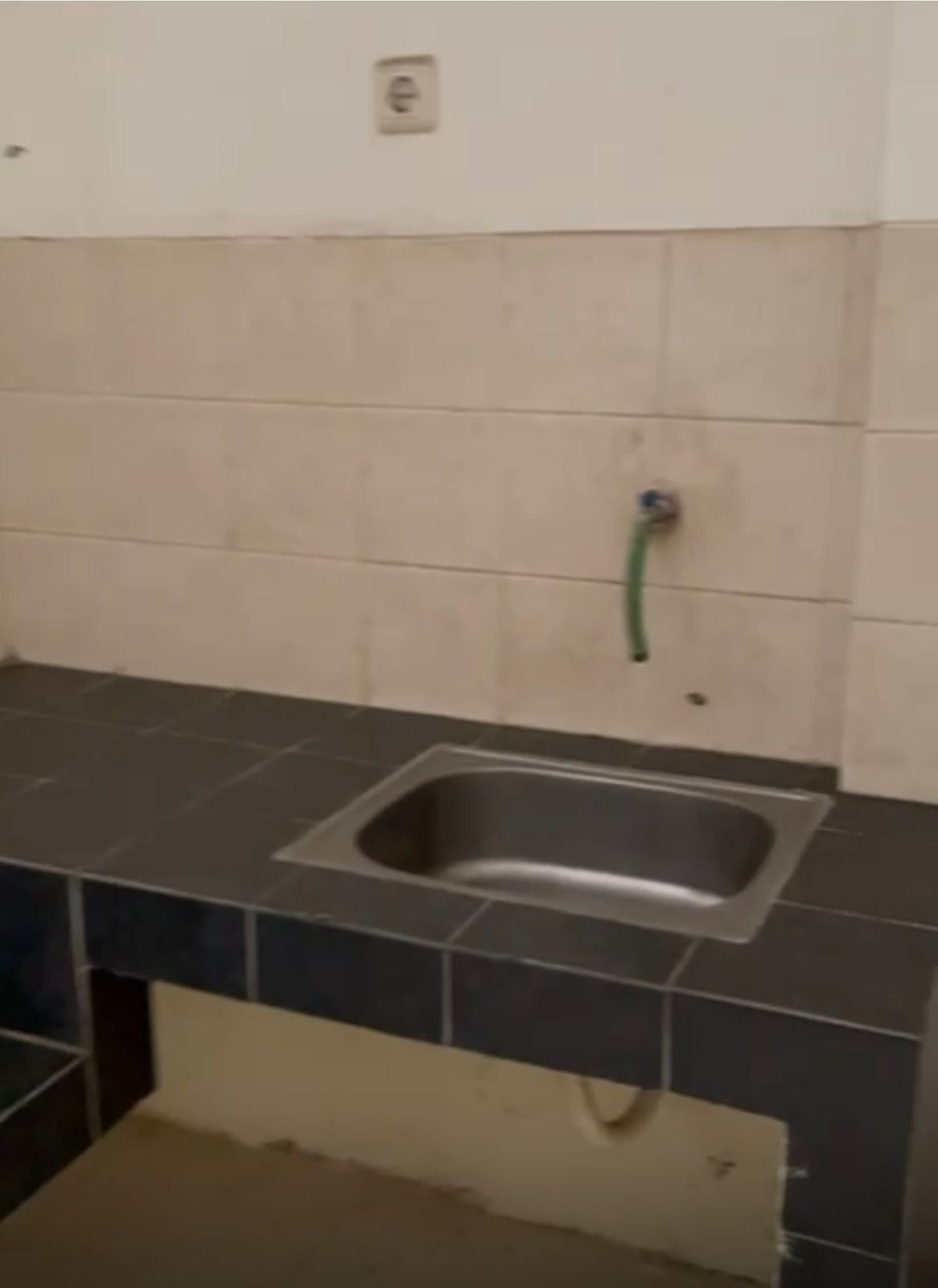 Dijual Ruko Murah Full Renovasi di Sentra Niaga Harapan Indah