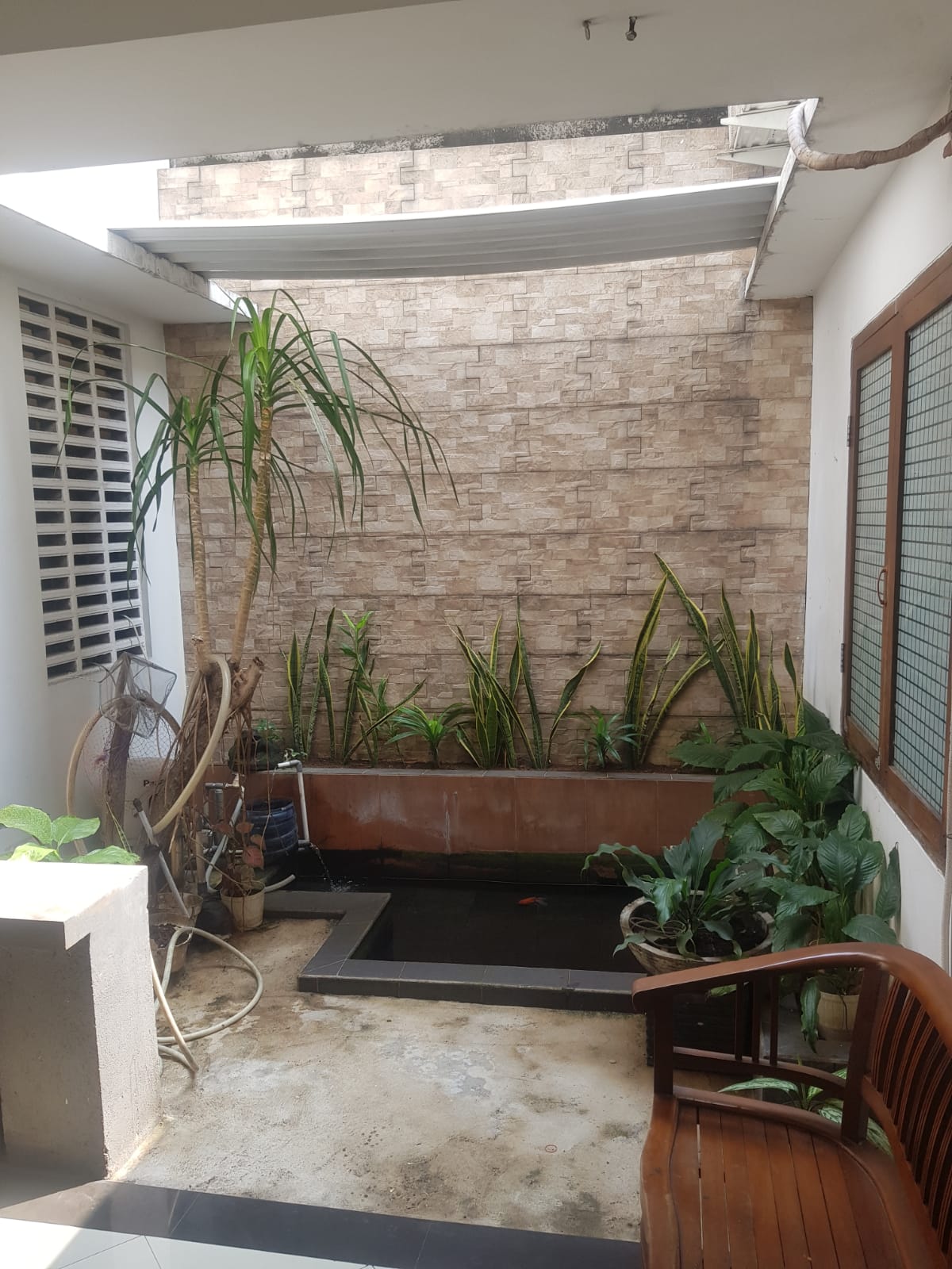 Jual rumah nyaman dan strategis di Kelurahan Kavling 80, Batu Am