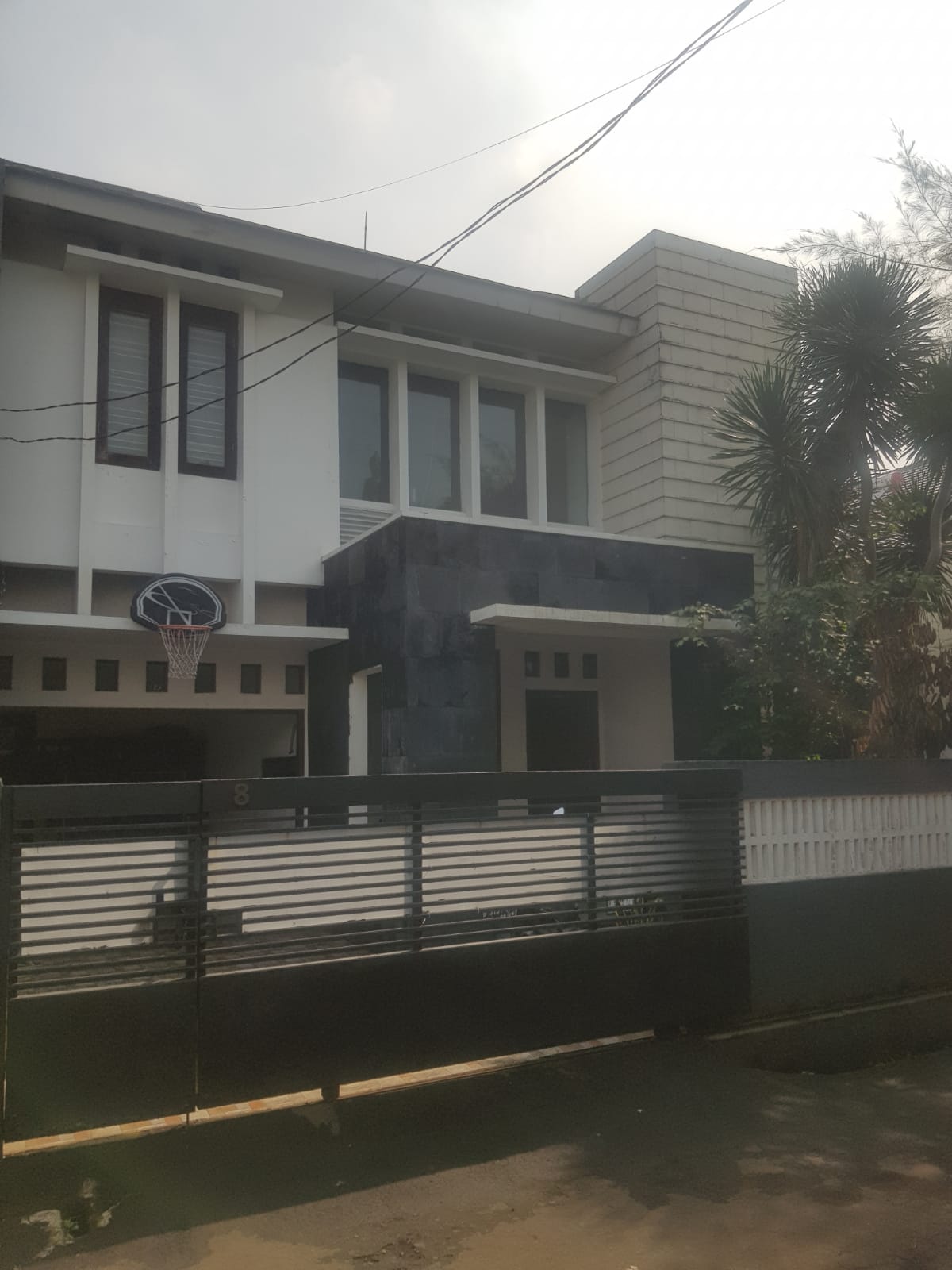Jual rumah nyaman dan strategis di Kelurahan Kavling 80, Batu Am