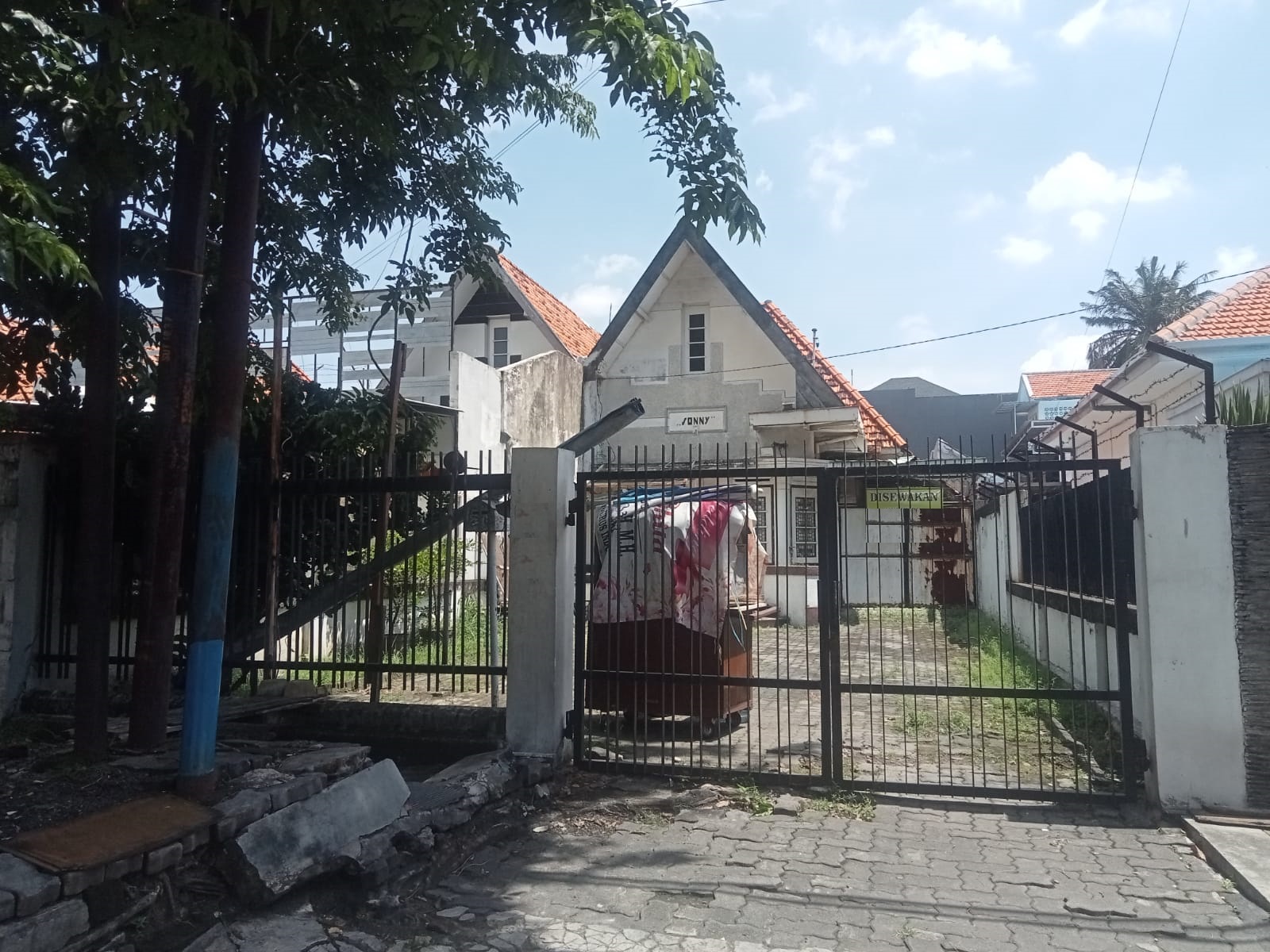 rumah disewakan imam bonjol surabaya
