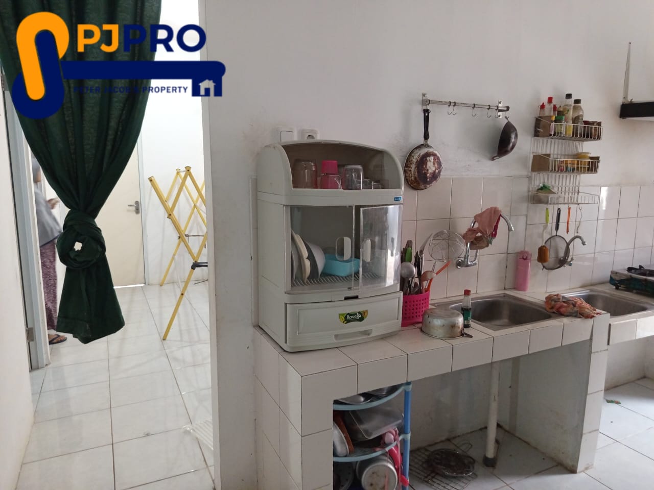 Dijual Rumah Mungil 2unit Gandeng di Daerah Buni Bakti