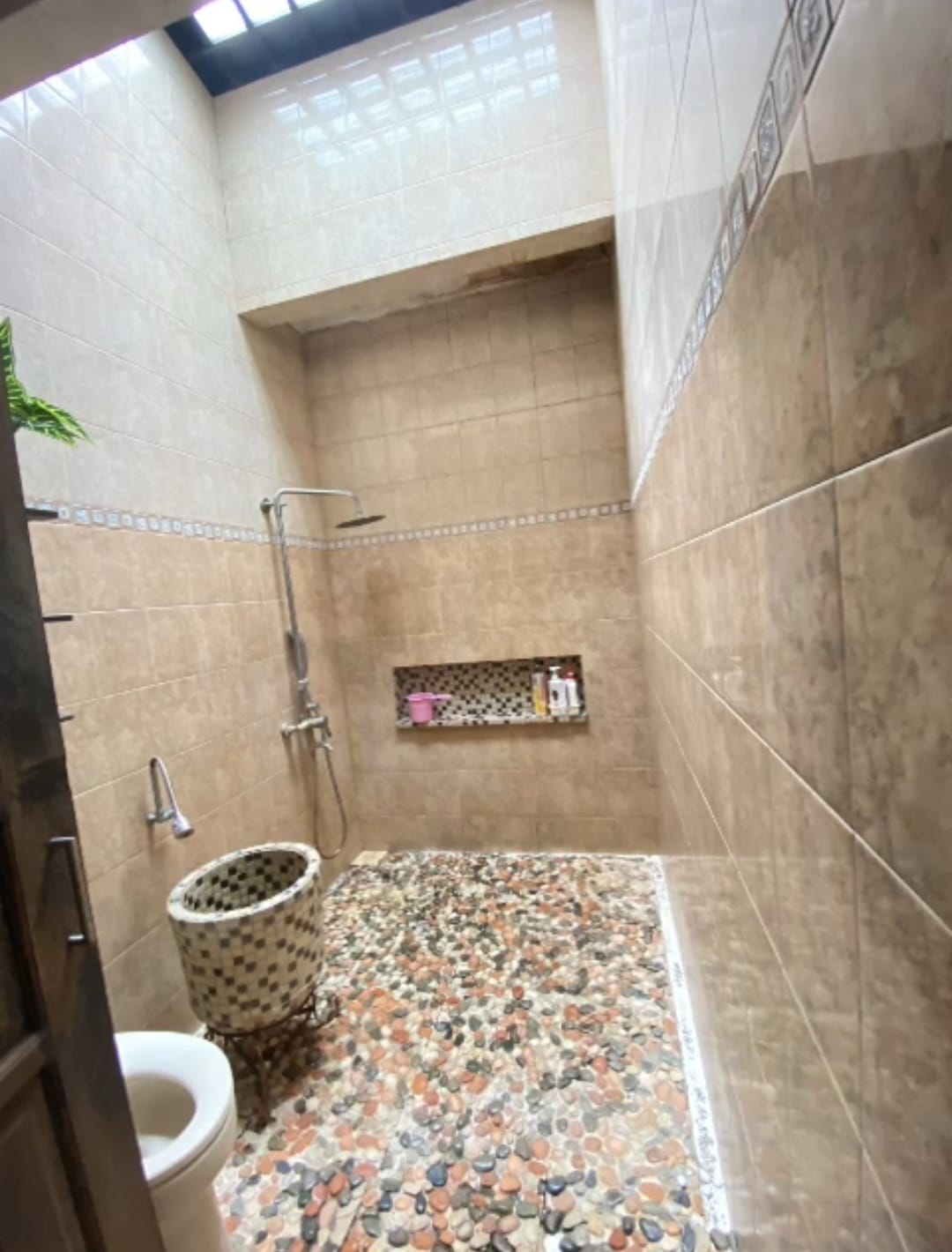 Jual rumah strategis di Kemajuan 21B, Petukangan Selatan, Jaksel