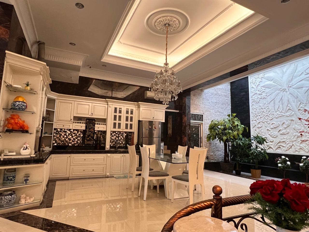 Jual rumah mewah dan strategis di Metro Indah 3, Papanggo