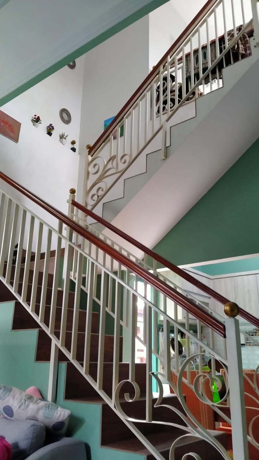 Dijual Rumah 2Lt strategis di wilayah limo Depok