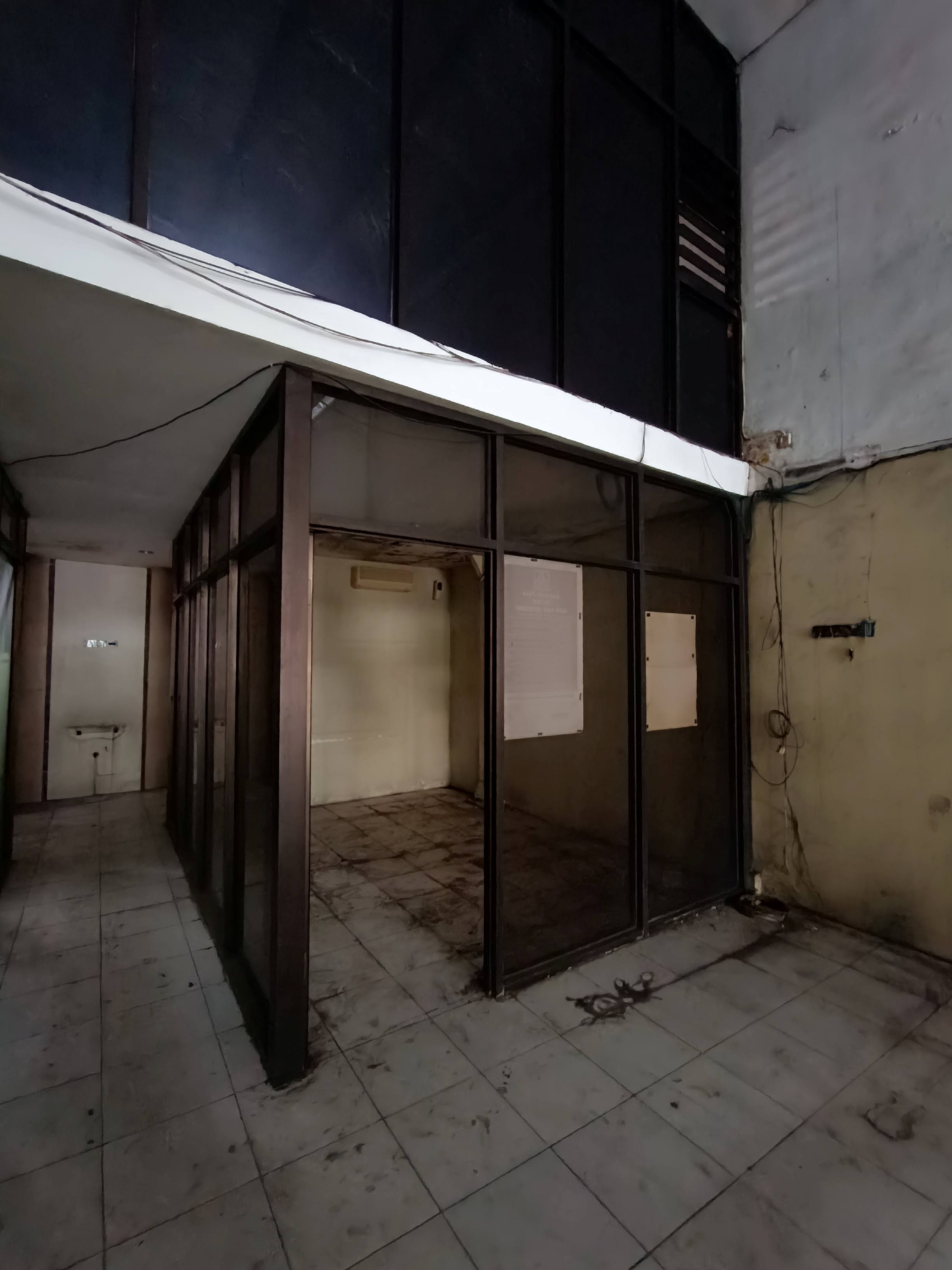 Bangunan Gudang dan Ruko Raya Ahmad Yani Ayani Surabaya Selatan