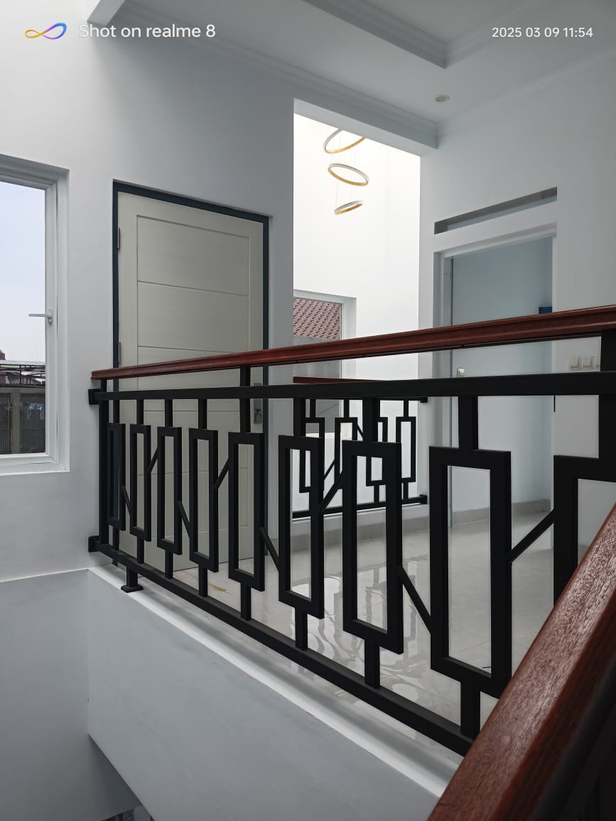 Jual rumah strategis dan bangunan baru di Strategi 7, Joglo