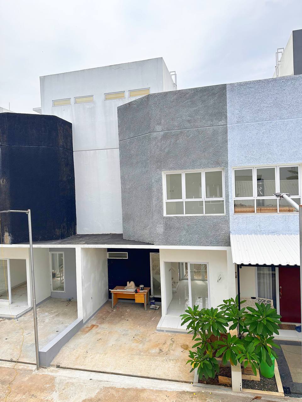 Rumah strategis 2,5lt rooftop di Pondok Melati Bekasi