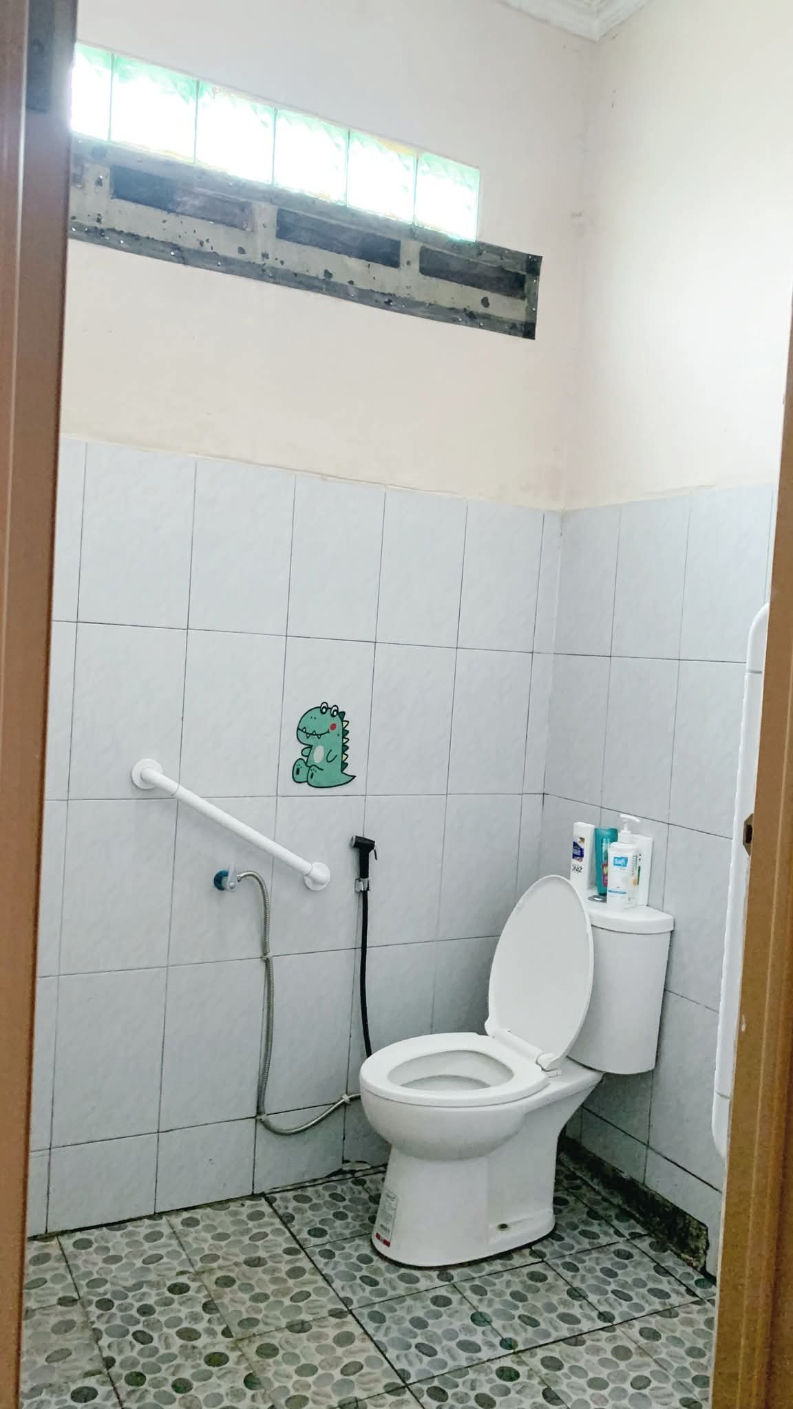 Dijual Rumah Bagus Strategis di Cibinong, Bogor