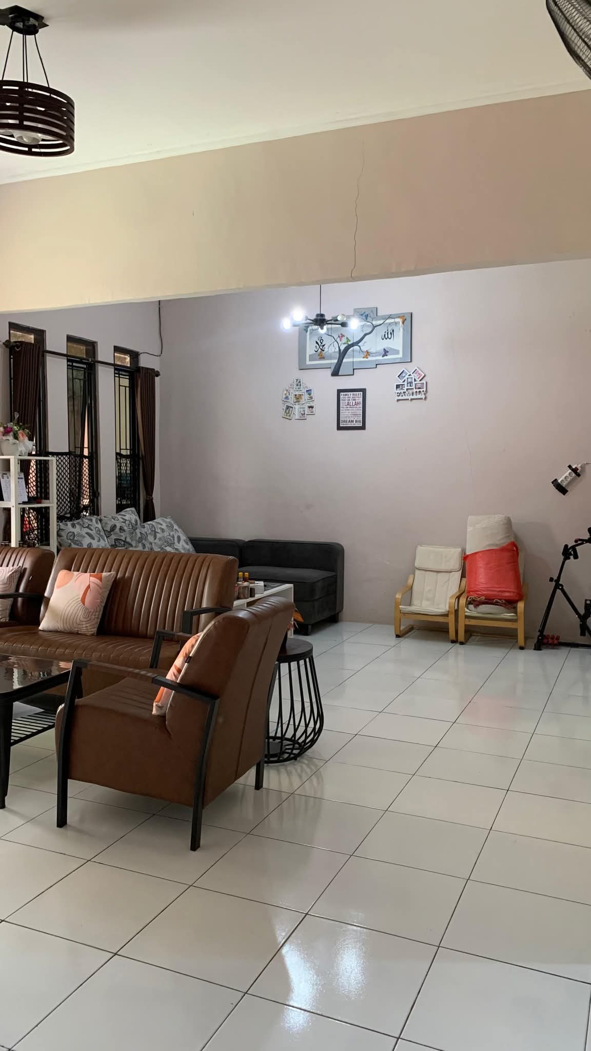 Dijual Rumah Bagus Strategis di Cibinong, Bogor