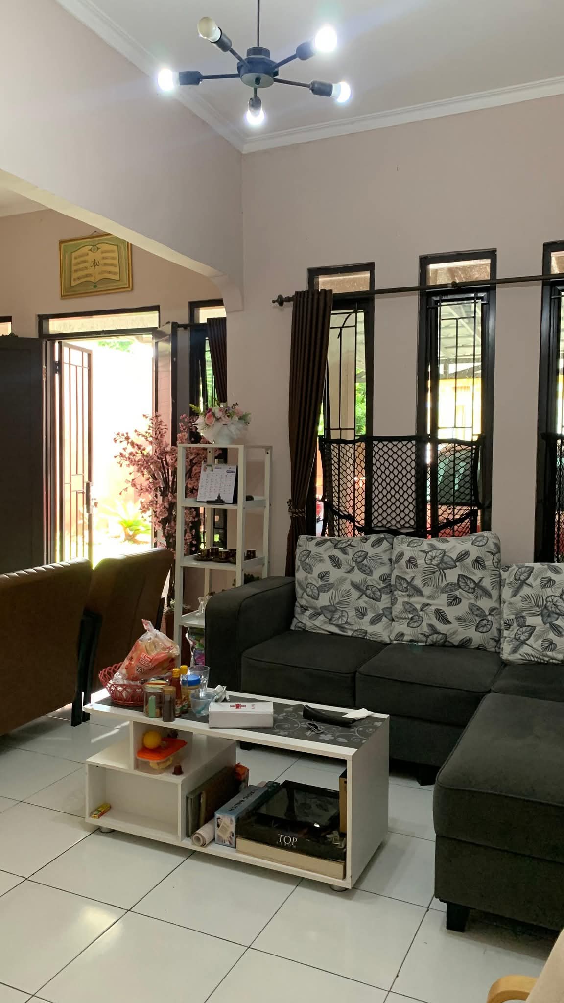 Dijual Rumah Bagus Strategis di Cibinong, Bogor