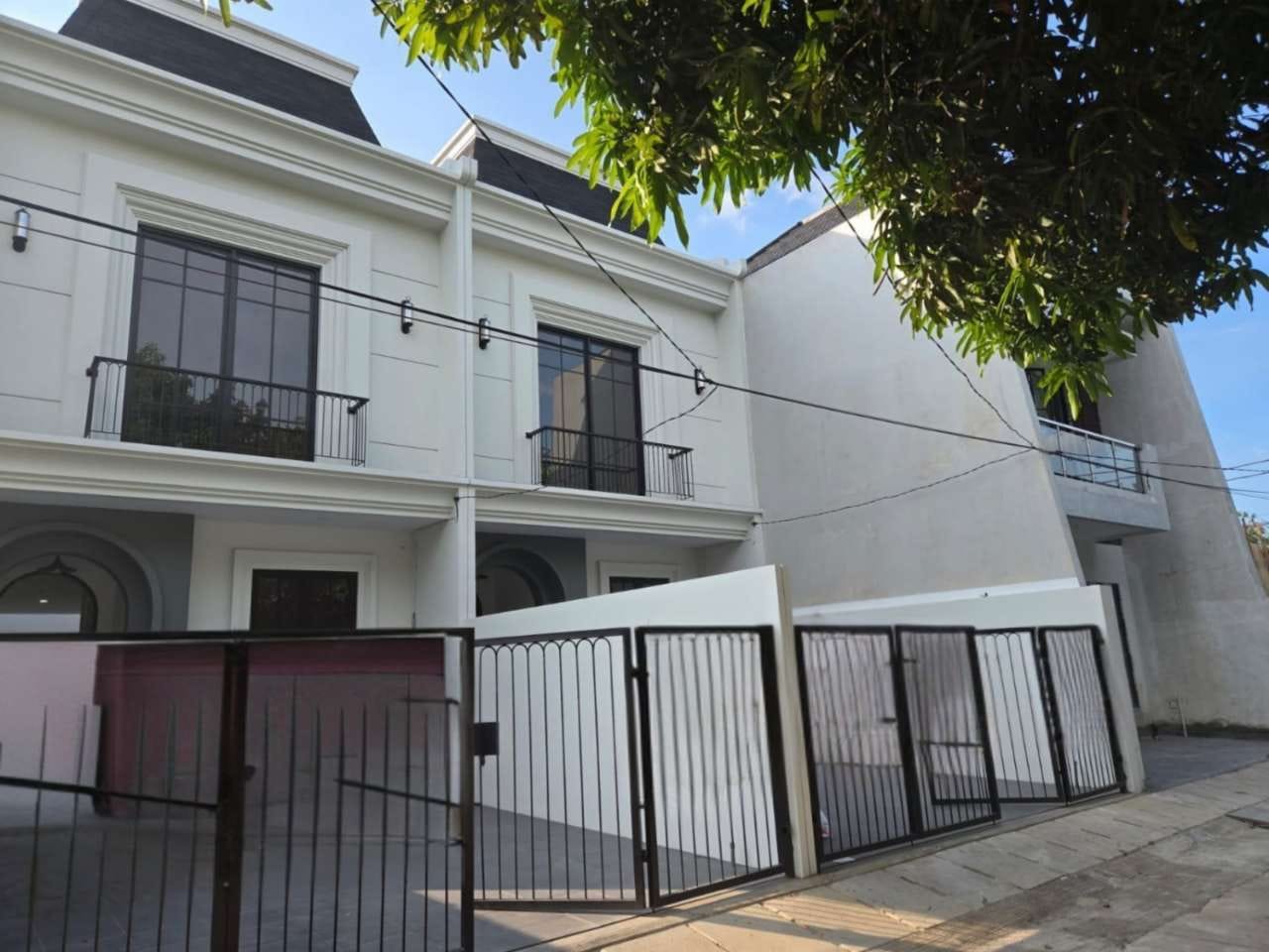 Dijual Rumah Jl.Penyelesaian Tomang,Meruya Utara,Jakarta Barat