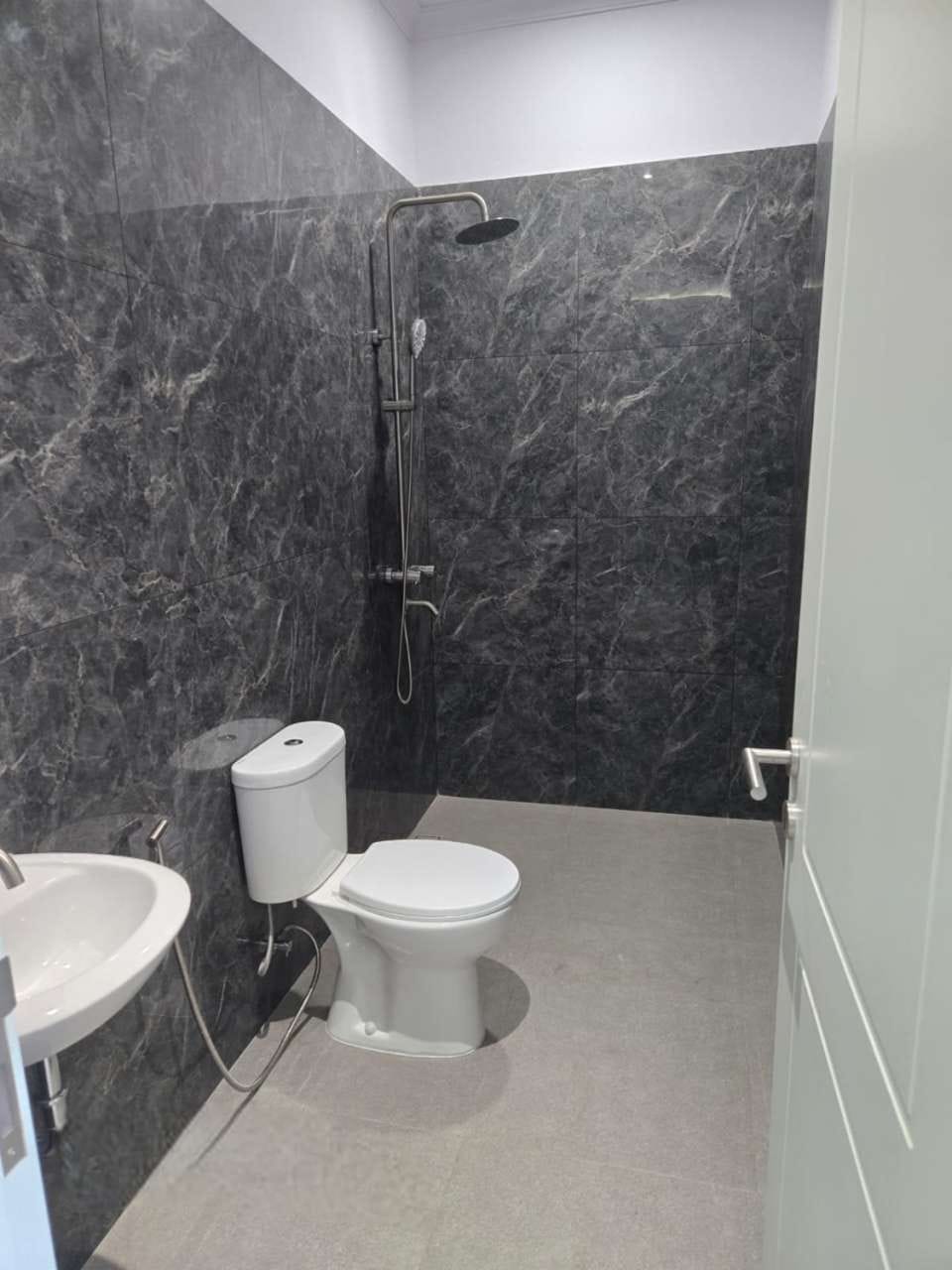 Dijual Rumah Jl.Penyelesaian Tomang,Meruya Utara,Jakarta Barat