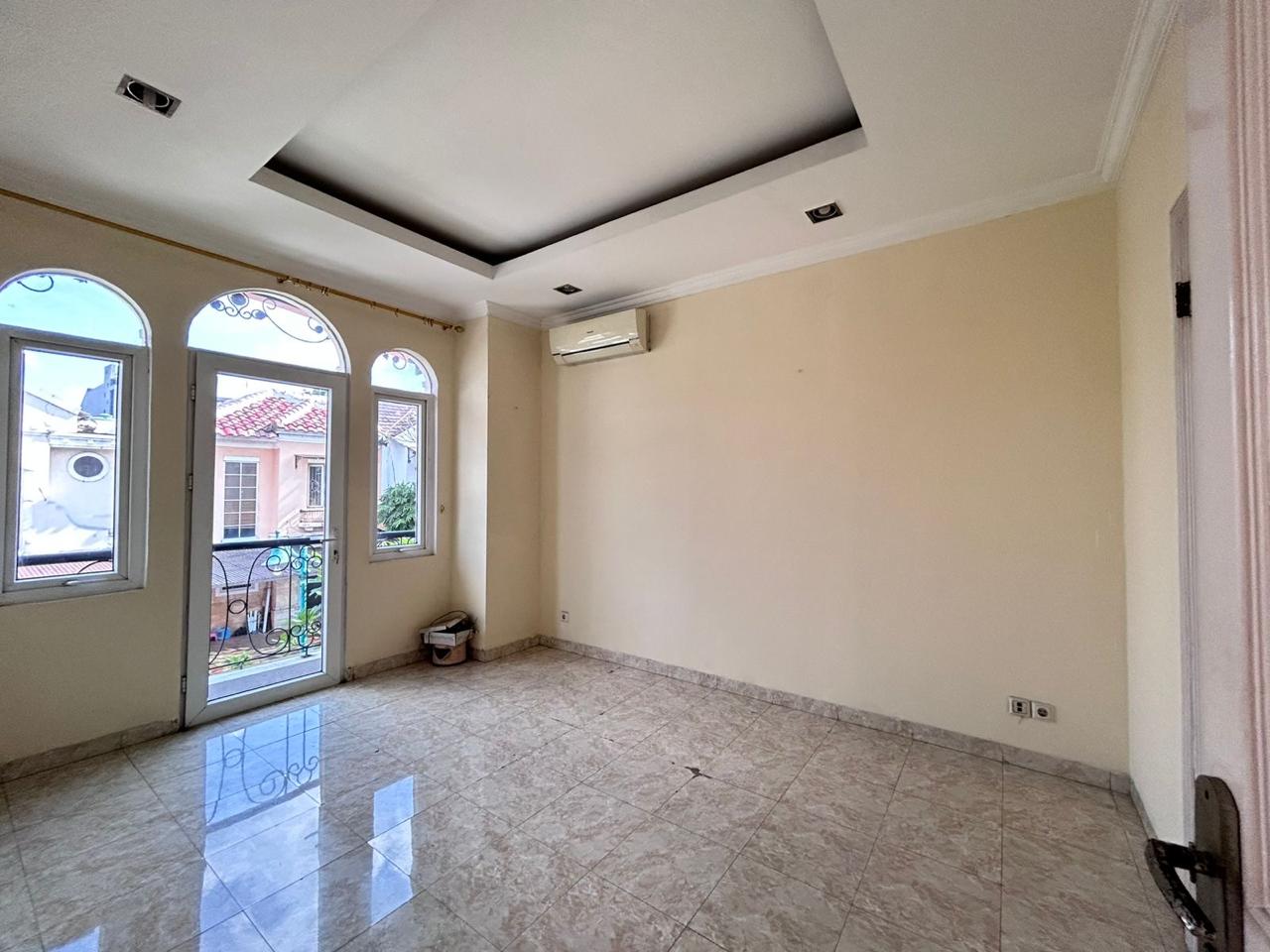 Rumah secondary Kawasan elit Cibubur Raffles Hills