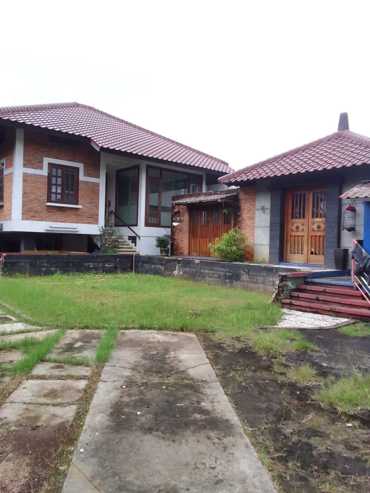 Jual rumah nyaman dan mewah di Manunggal, Meruya Selatan, Jakbar