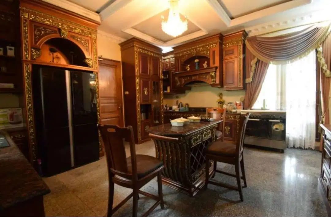 Jual dibawah Njop rumah mewah luas di area Perdatam, Pancoran