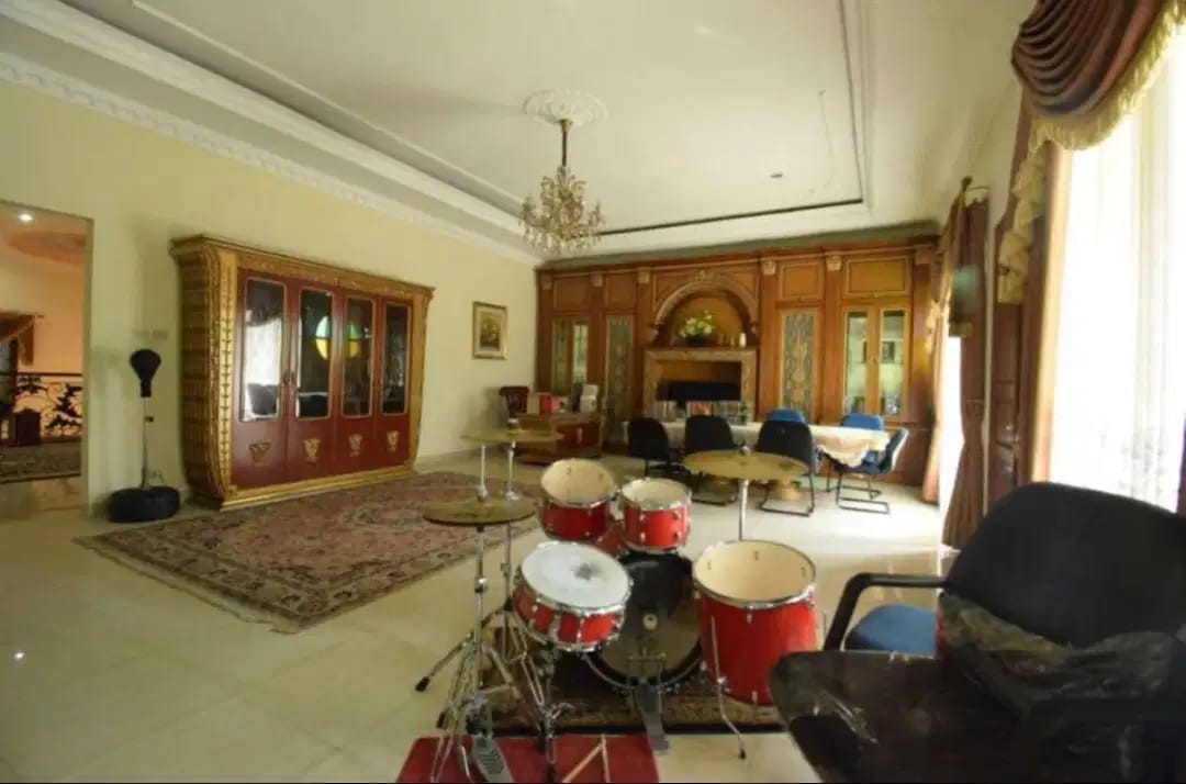 Jual dibawah Njop rumah mewah luas di area Perdatam, Pancoran