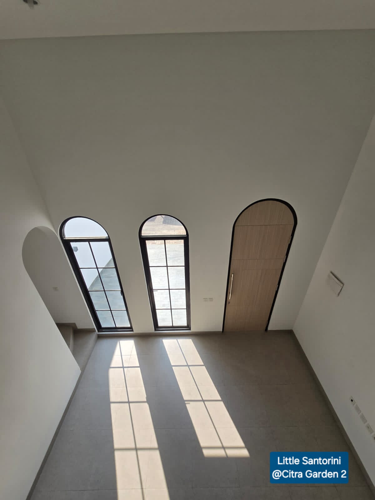 Turun Harga, Dijual Cepat Rumah di Little Santorini, JakBar