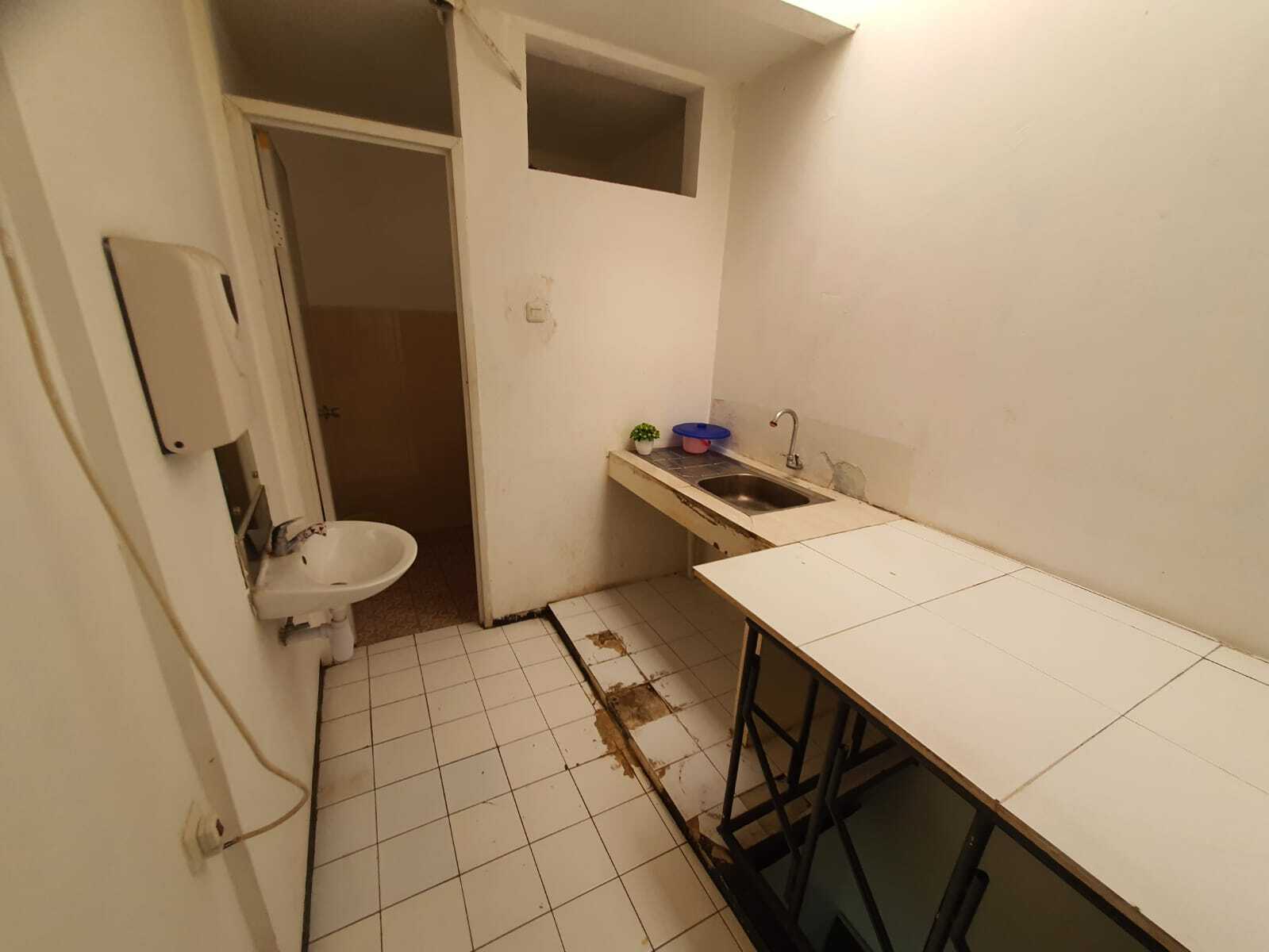 Dijual Ruko di Jalan Kelapa Hibrida Raya, Kelapa Gading, Jakarta