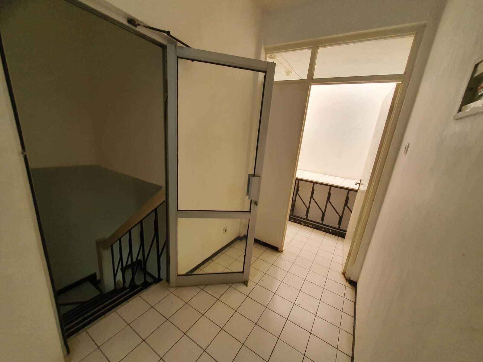 Dijual Ruko di Jalan Kelapa Hibrida Raya, Kelapa Gading, Jakarta