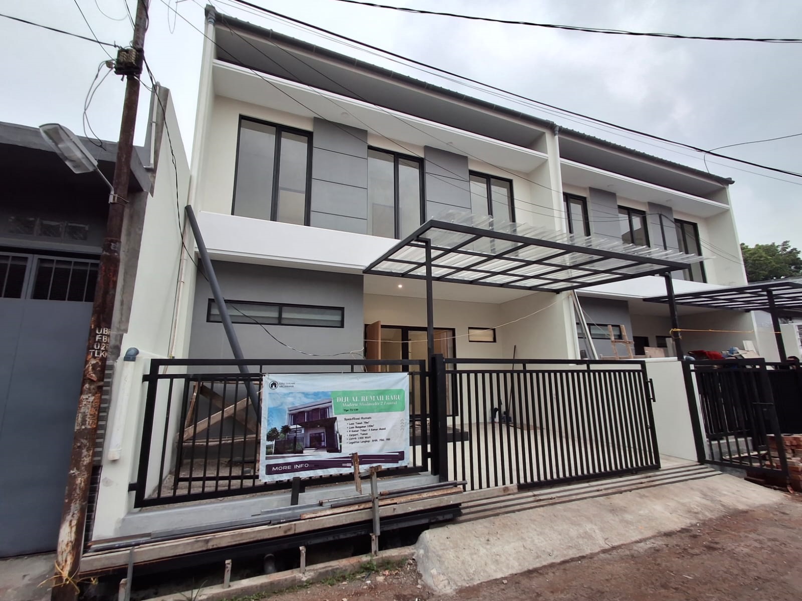 Rumah Baru 2 lantai LUX di Golf Arcamanik Kota Bandung