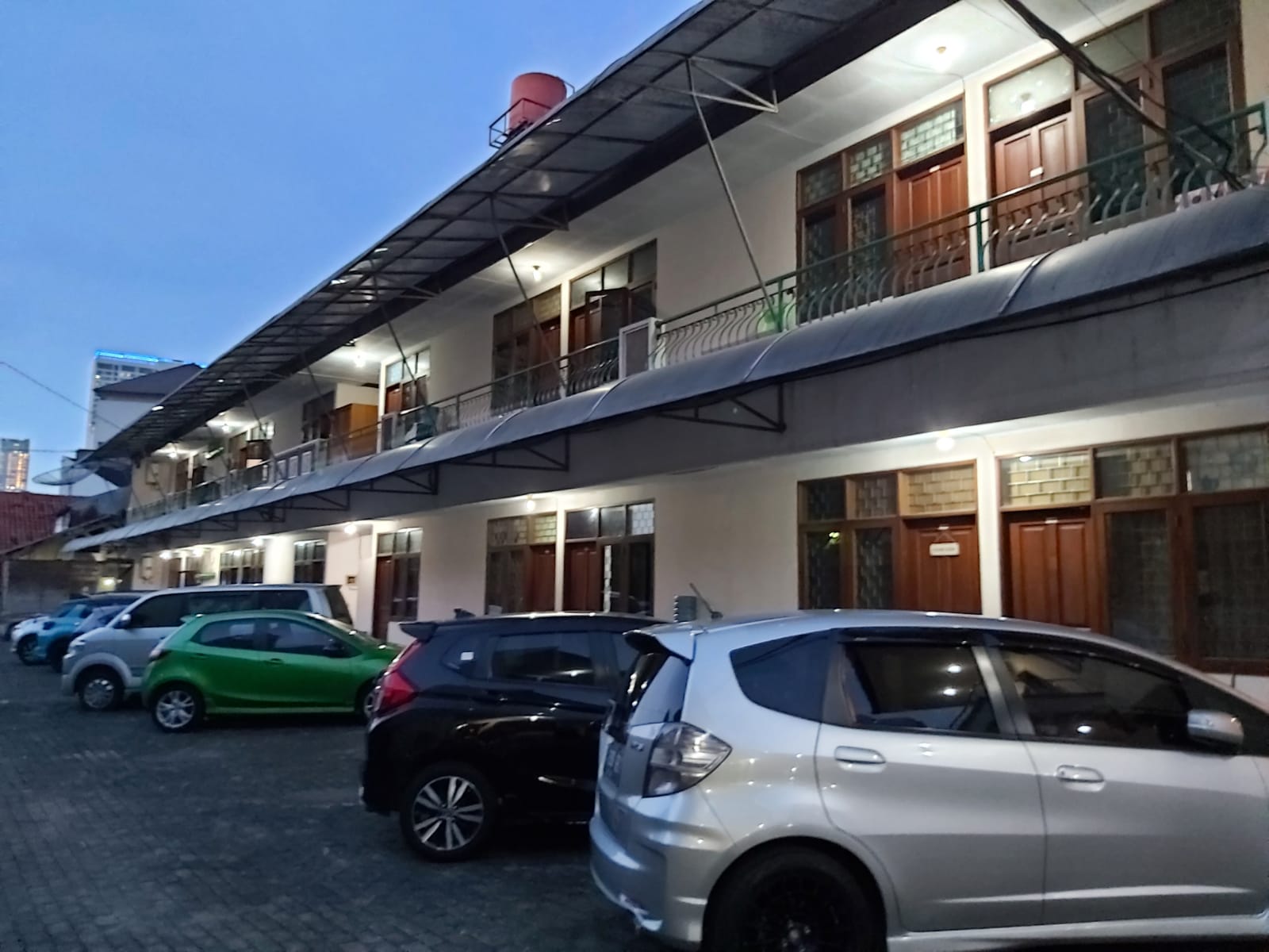 Dijual Rumah Kost di Jl. Karet Pedurenan, Karet Kuningan, JakSel