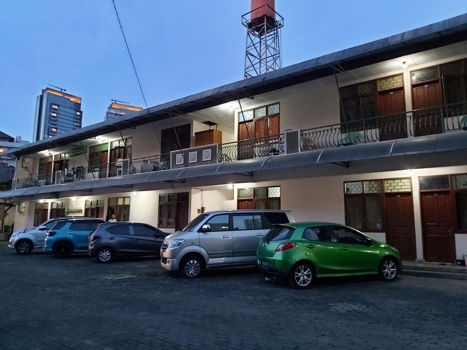 Dijual Rumah Kost di Jl. Karet Pedurenan, Karet Kuningan, JakSel