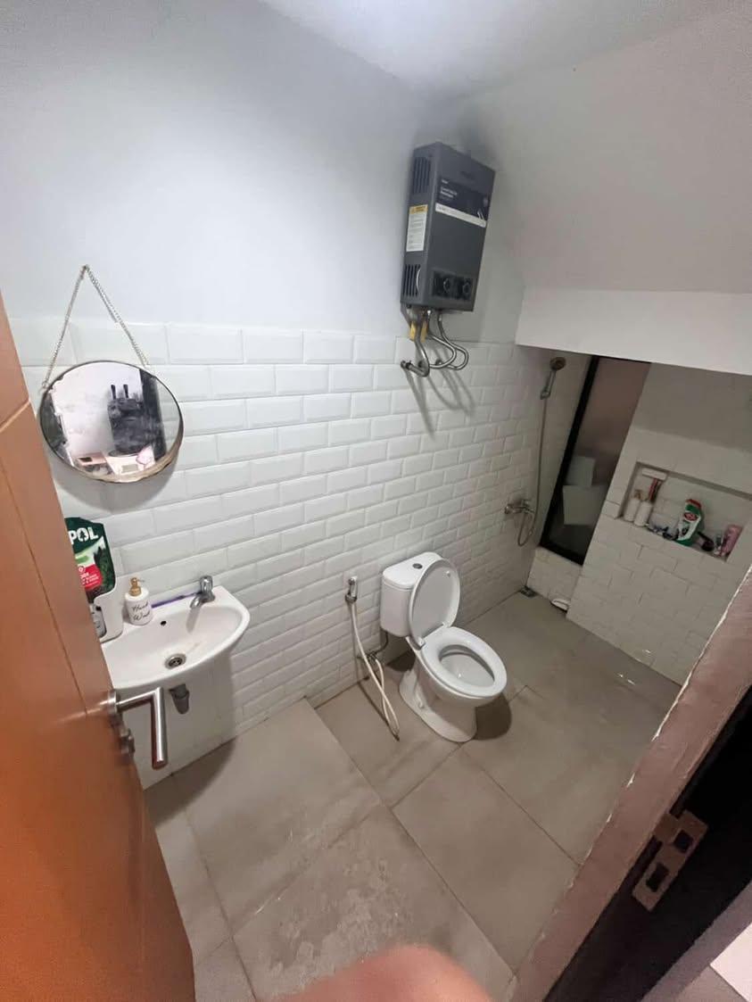 Rumah 2 lantai nyaman terawat di Komplek Bumi Adipura Gedebage