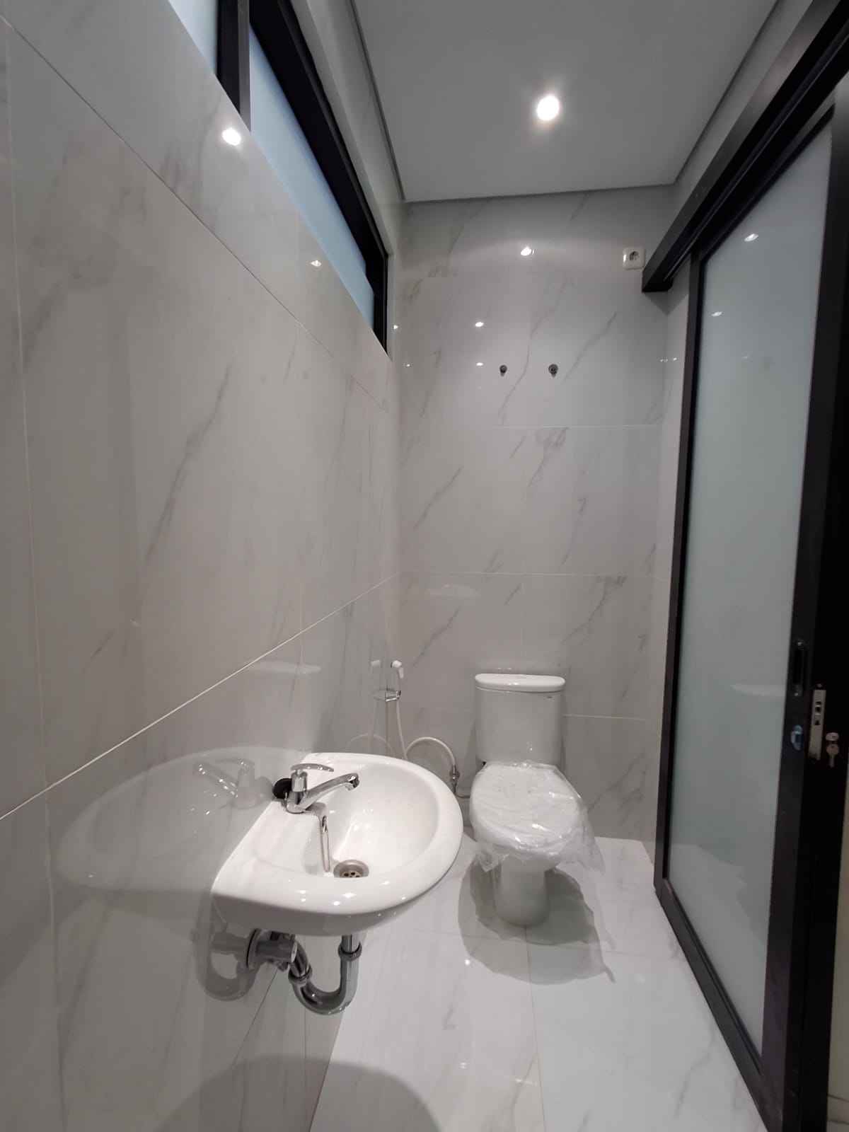 Rumah Baru 2 lantai LUX di Golf Arcamanik Kota Bandung