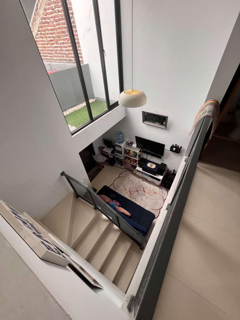 Rumah 2 lantai nyaman terawat di Komplek Bumi Adipura Gedebage