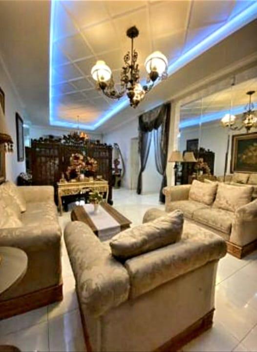 Jual rumah nyaman strategis dan elegan di Pringondani, Cimanggis