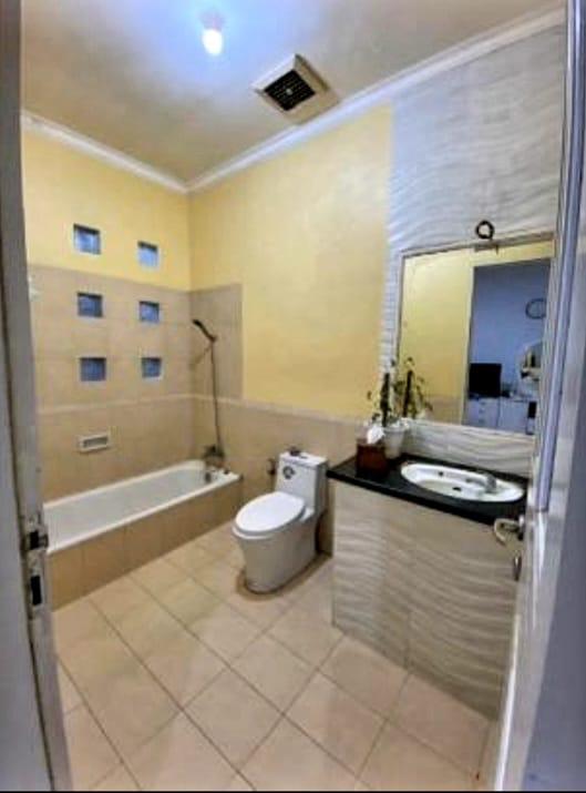 Jual rumah nyaman strategis dan elegan di Pringondani, Cimanggis