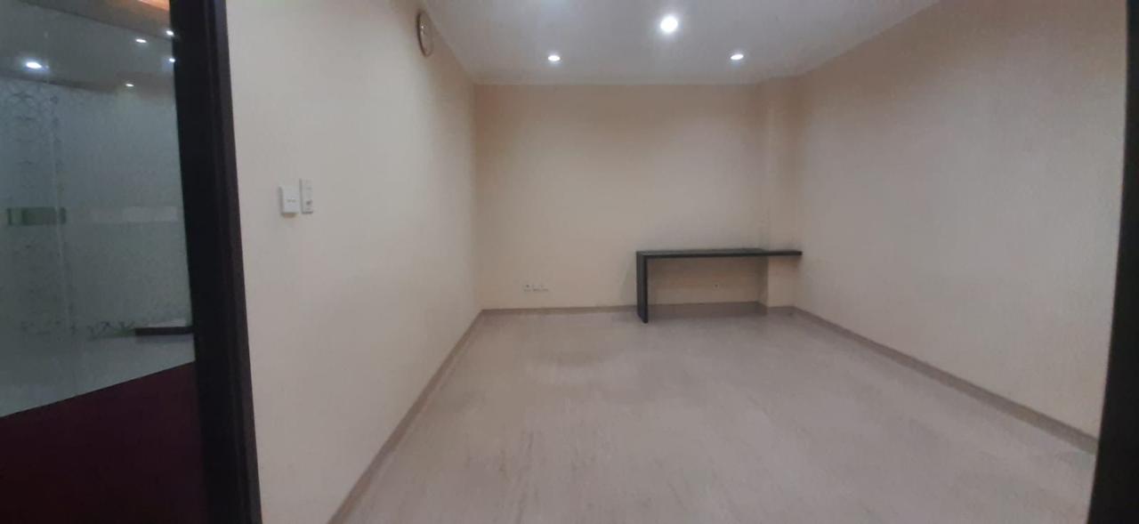 Jual ruko lokasi prime dan strategis di Wolter Mongsidi 77