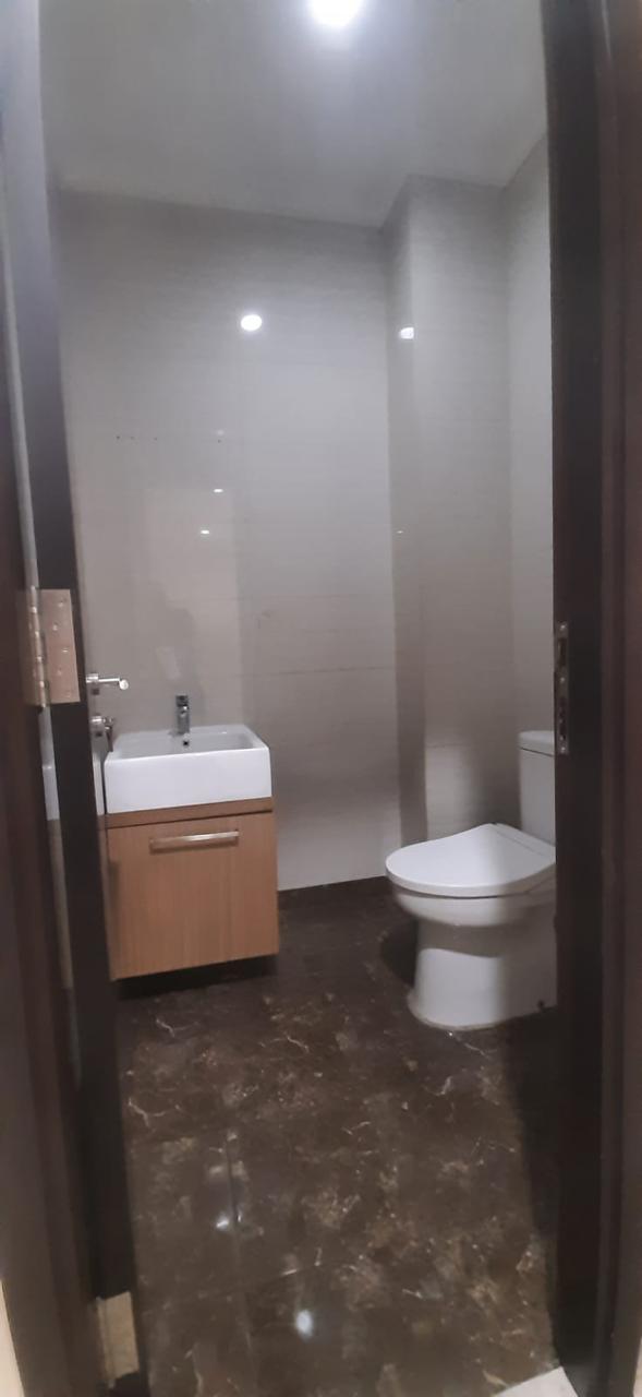 Jual ruko lokasi prime dan strategis di Wolter Mongsidi 77